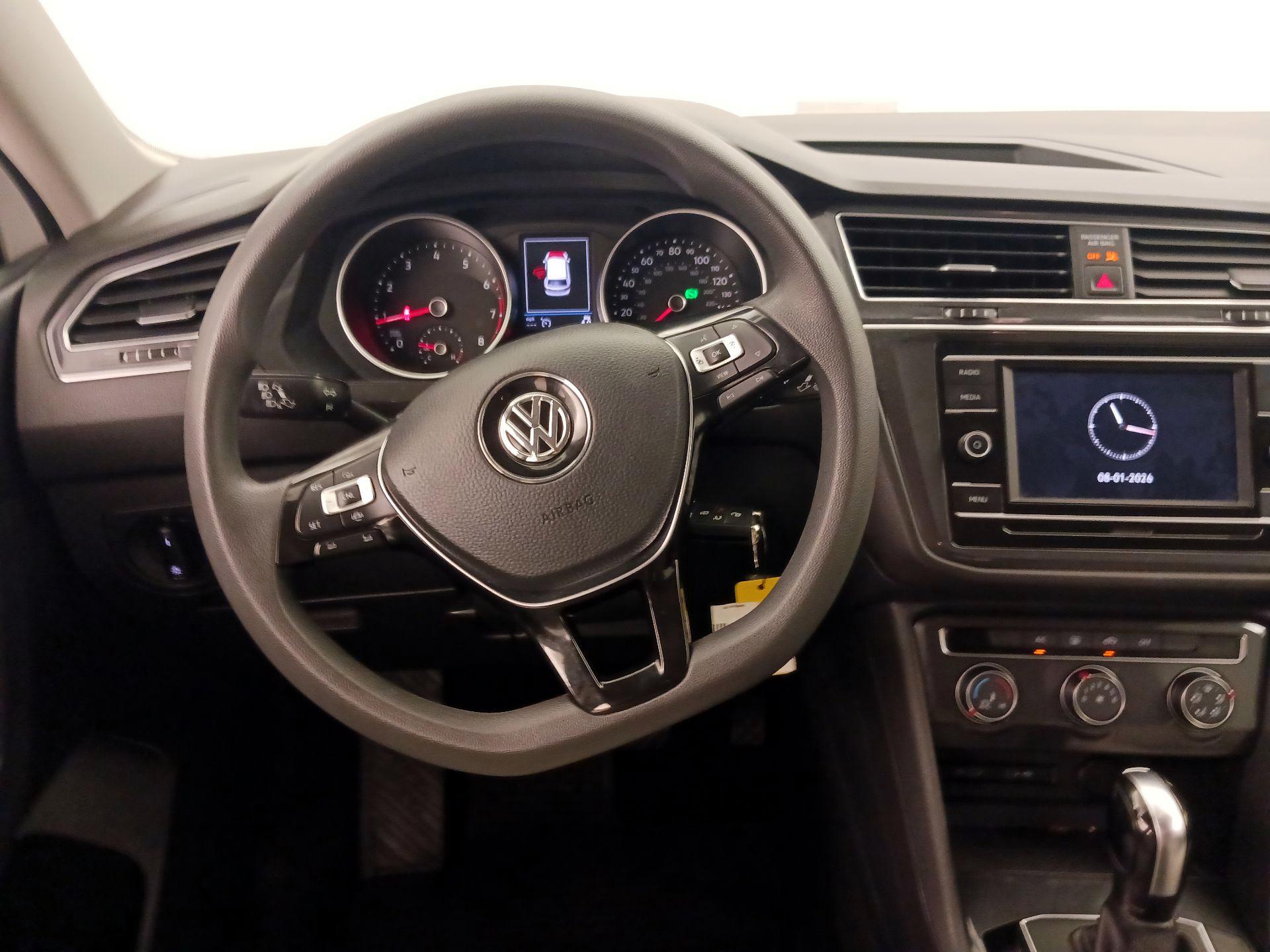 Thumbnail: 2021 Volkswagen Tiguan - 10