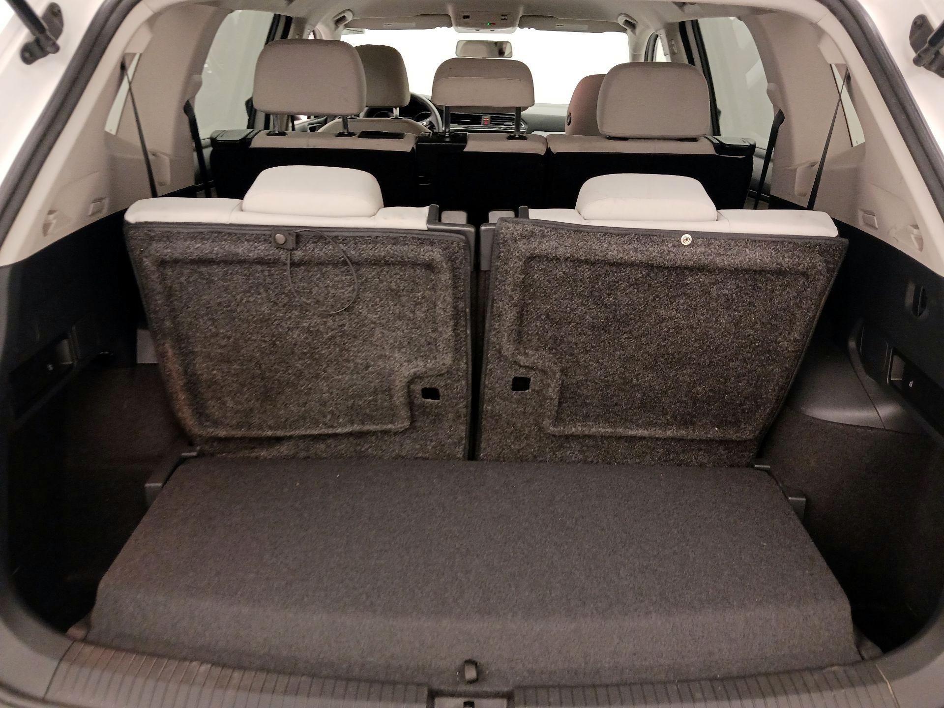 Thumbnail: 2021 Volkswagen Tiguan - 20