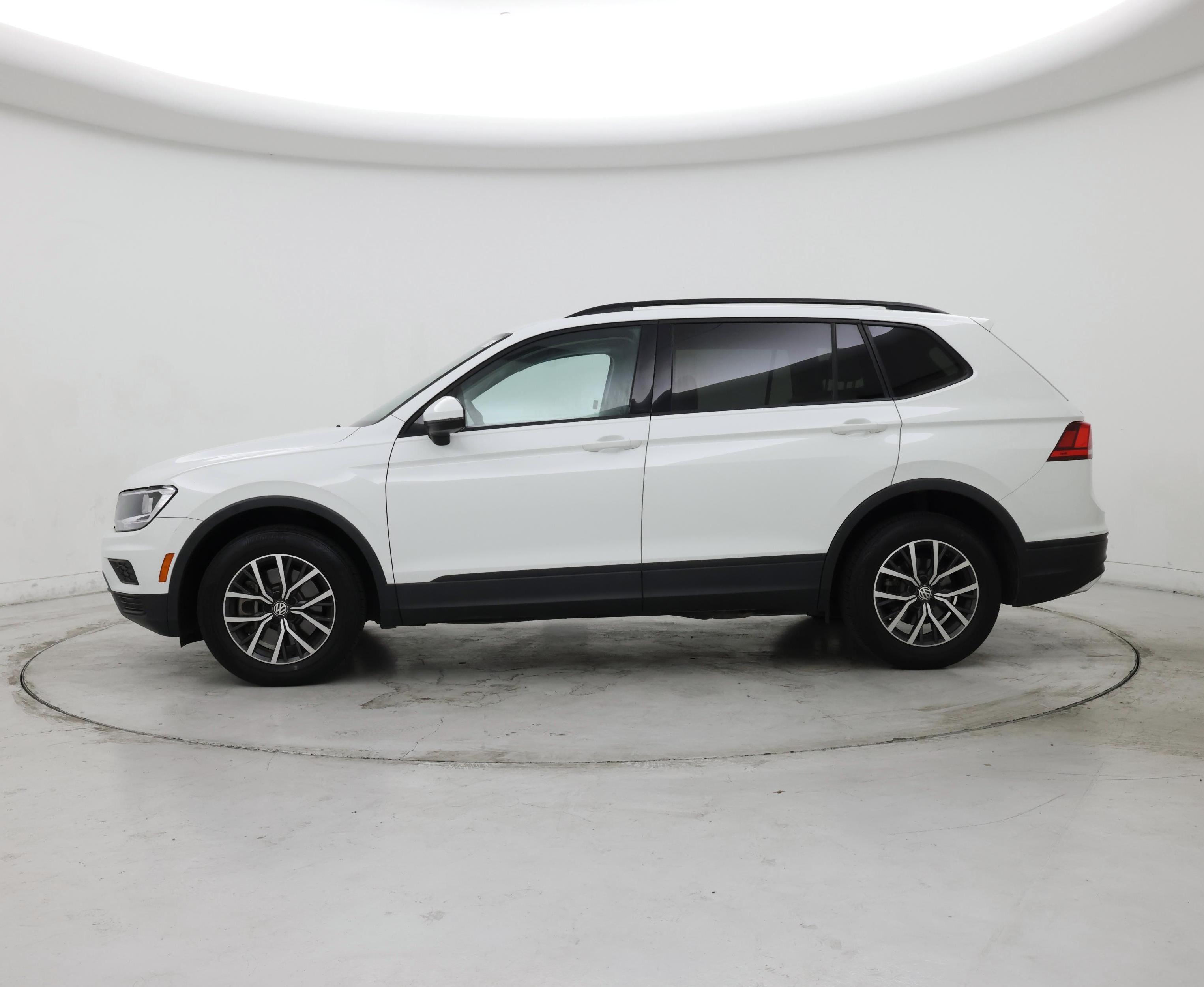 Thumbnail: 2021 Volkswagen Tiguan - 3