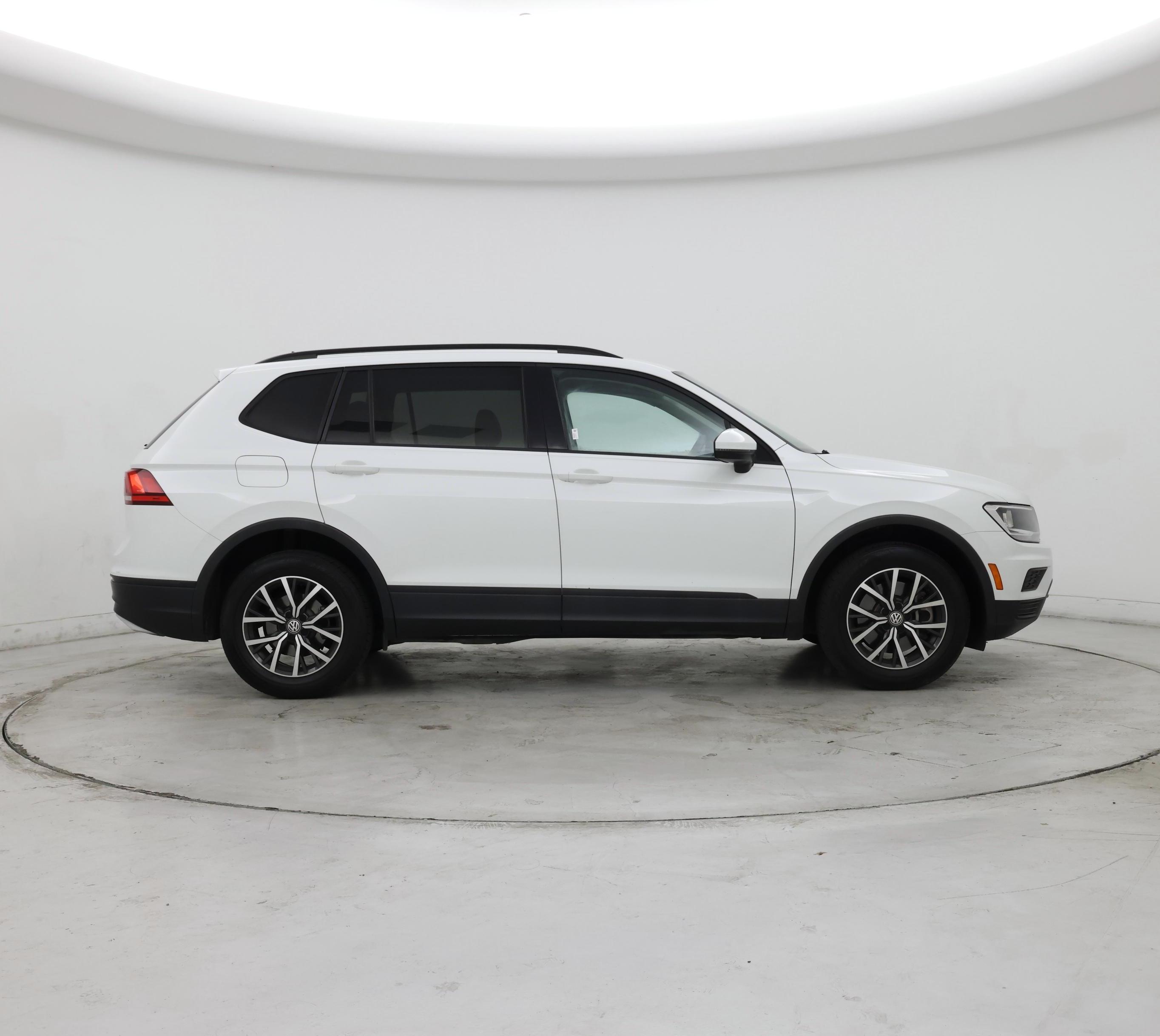 Thumbnail: 2021 Volkswagen Tiguan - 7