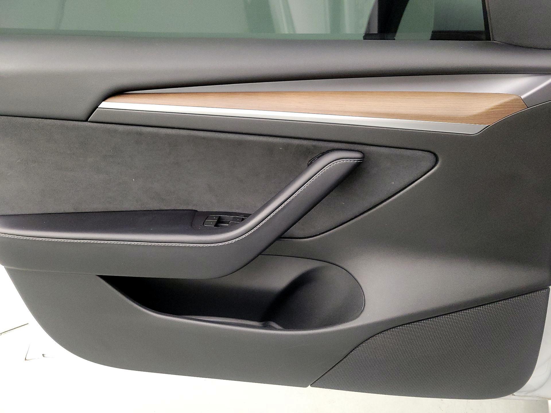 Thumbnail: 2022 Tesla Model 3 - 12