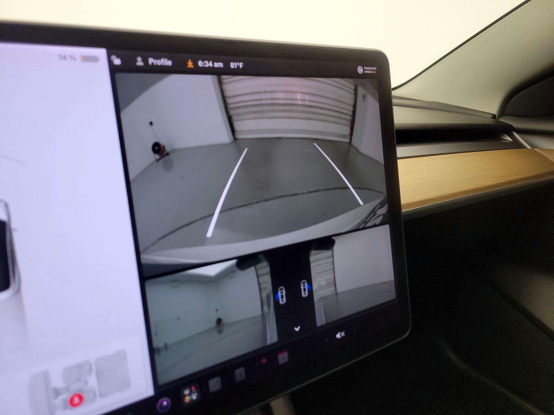 Thumbnail: 2022 Tesla Model 3 - 15