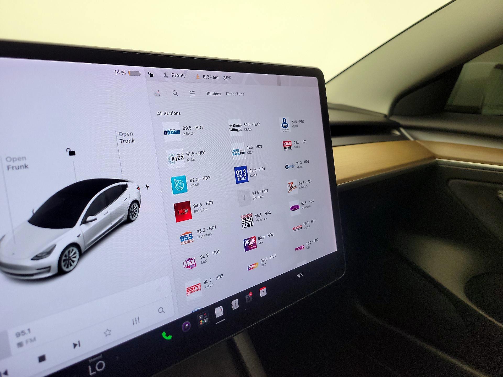 Thumbnail: 2022 Tesla Model 3 - 16