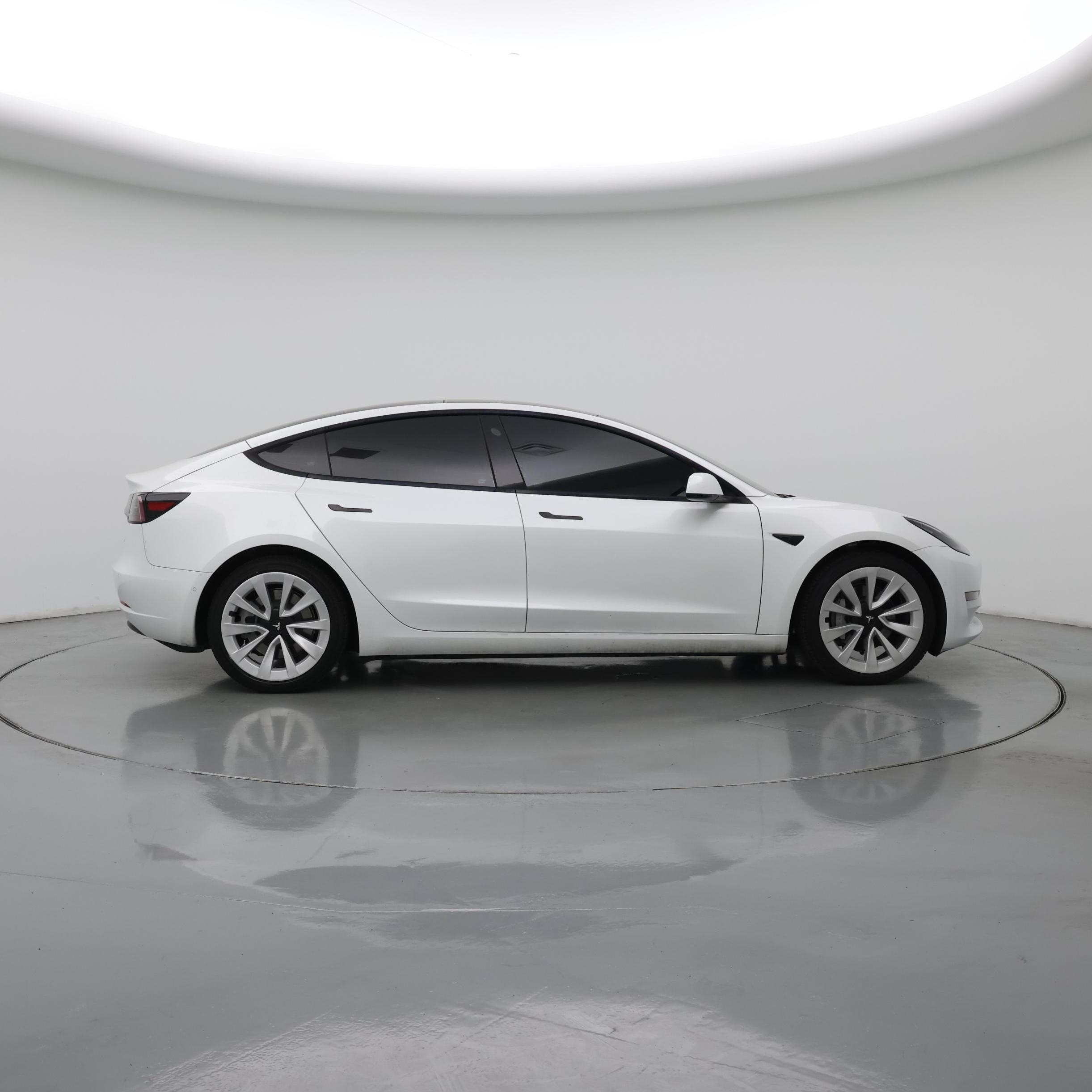 Thumbnail: 2022 Tesla Model 3 - 7