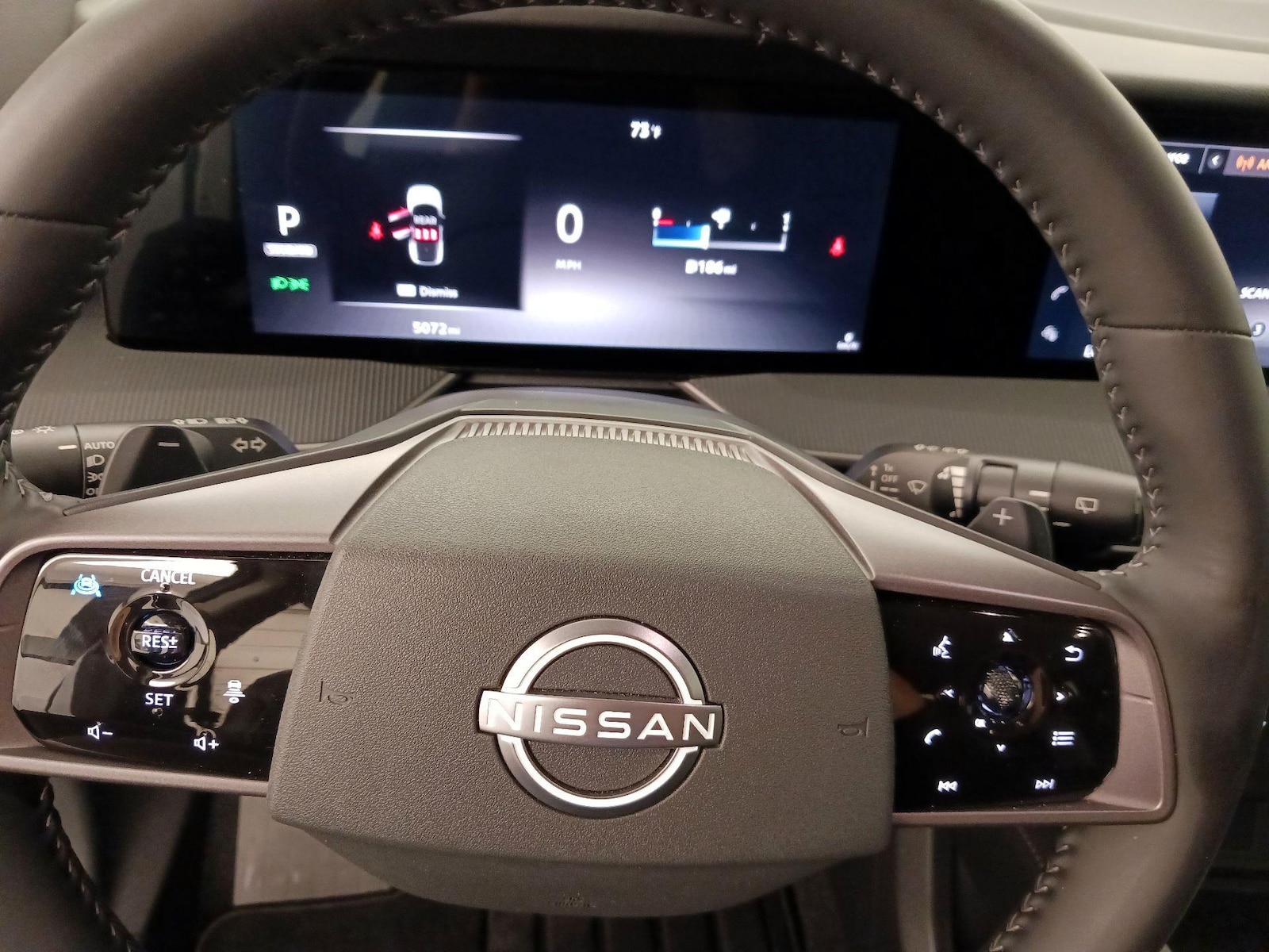 2025 Nissan Murano SV - Photo 11