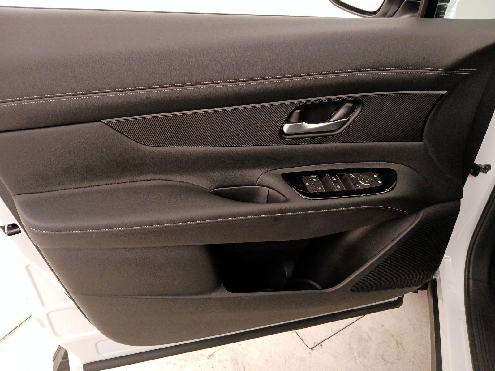 2025 Nissan Murano SV - Photo 13