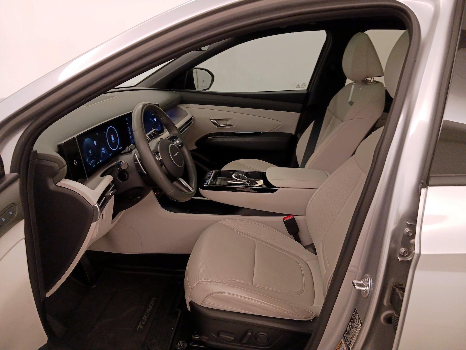 2025 Hyundai Tucson Limited - Photo 12