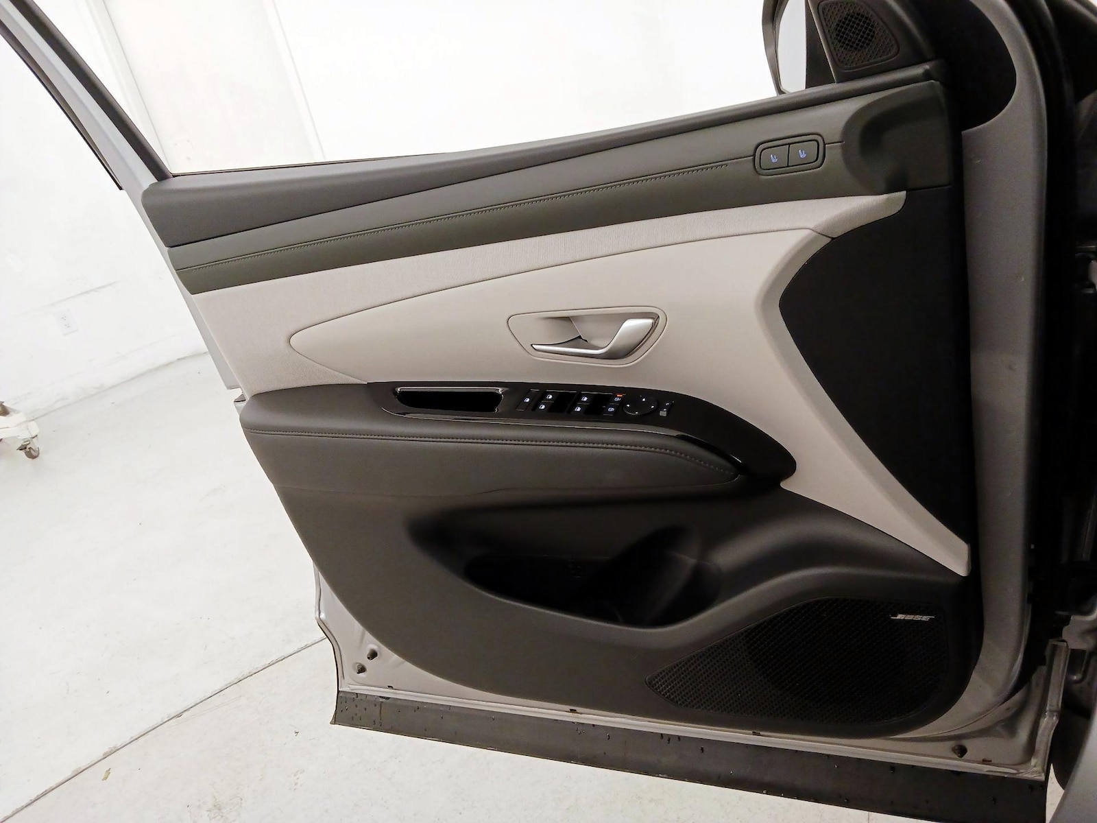 2025 Hyundai Tucson Limited - Photo 13