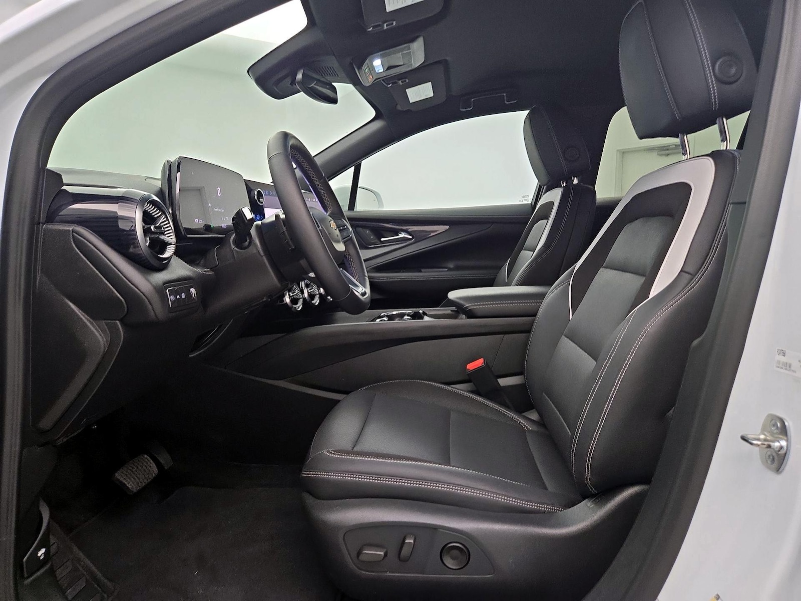 2024 Chevrolet Blazer EV LT - Photo 12