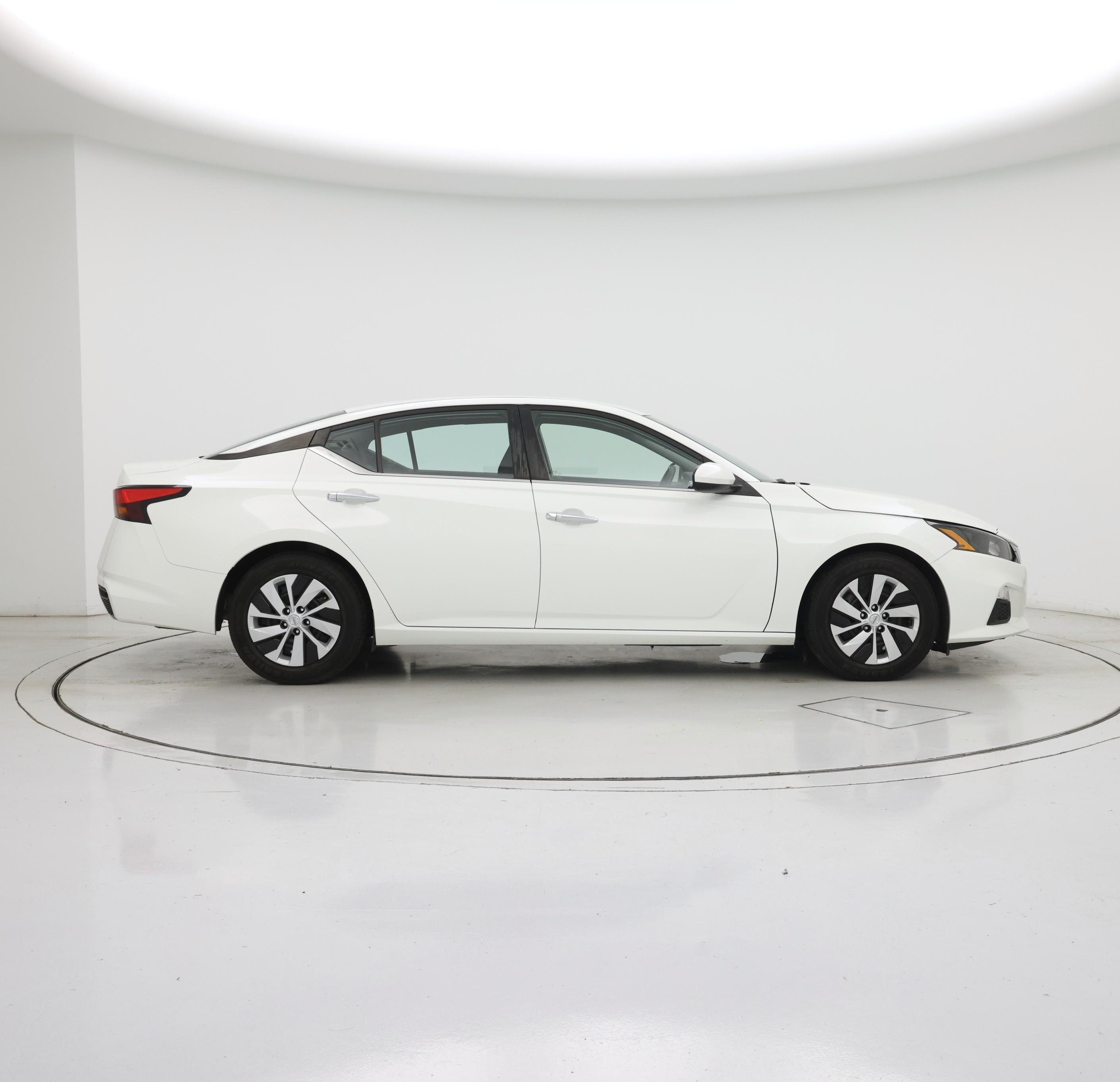 Thumbnail: 2022 Nissan Altima - 7