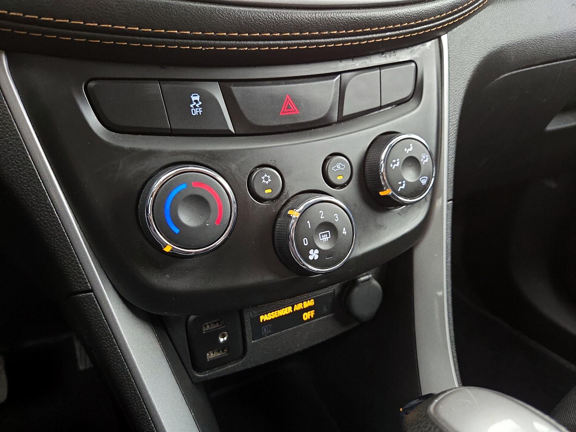 Thumbnail: 2022 Chevrolet Trax - 16