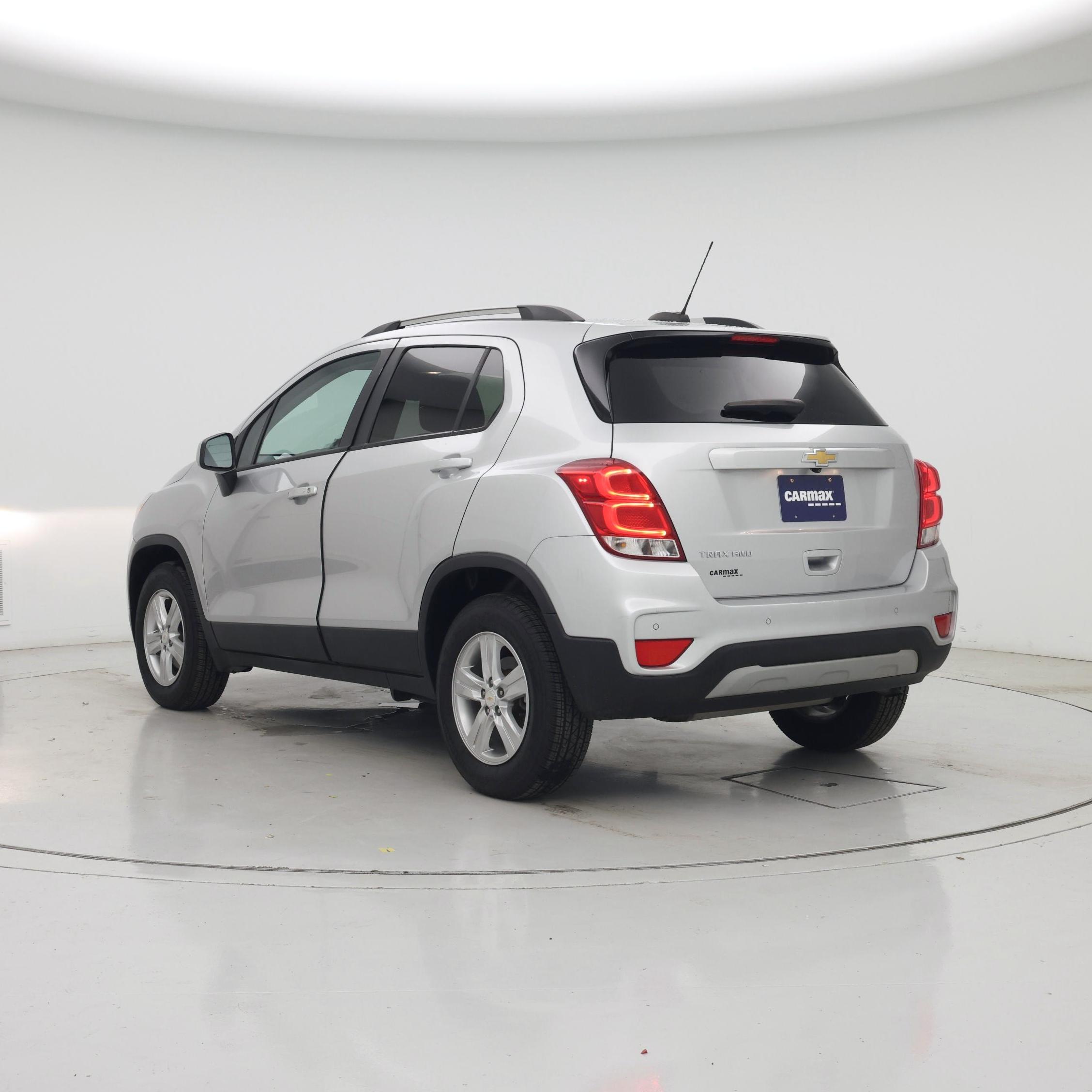 Thumbnail: 2022 Chevrolet Trax - 2