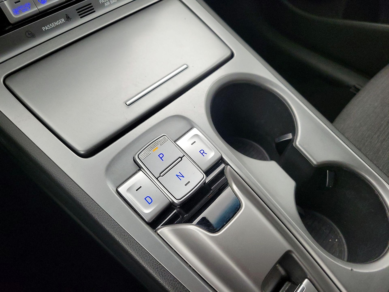 2020 Hyundai Kona EV SEL - Photo 18