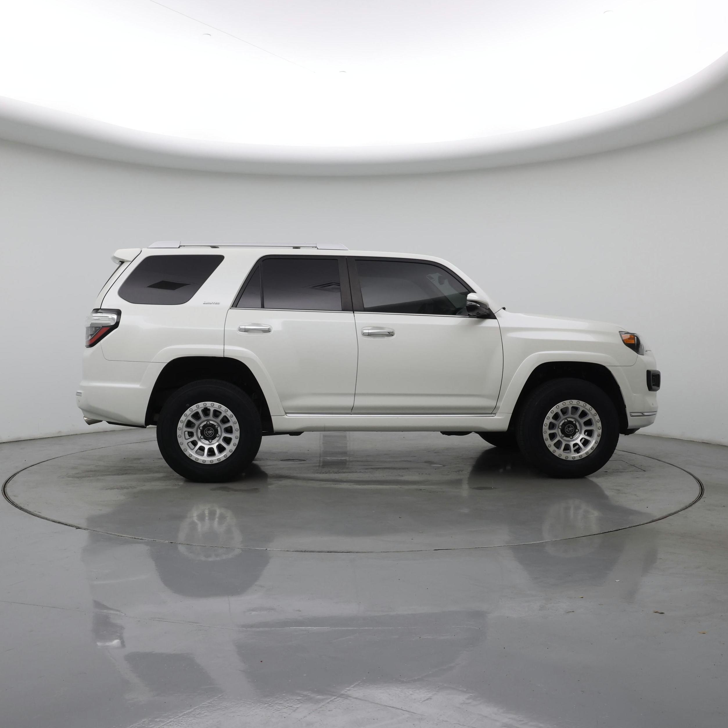 Thumbnail: 2022 Toyota 4Runner - 7