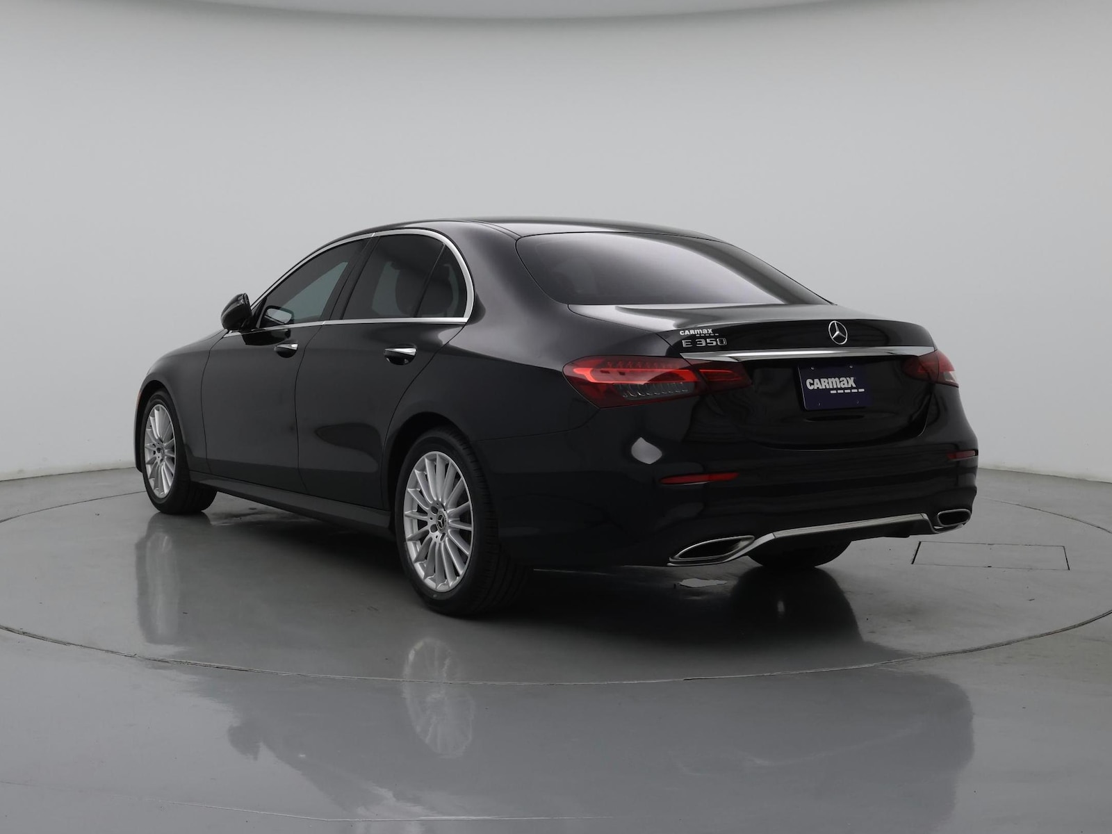 2023 Mercedes-Benz E-Class E350 - Photo 3