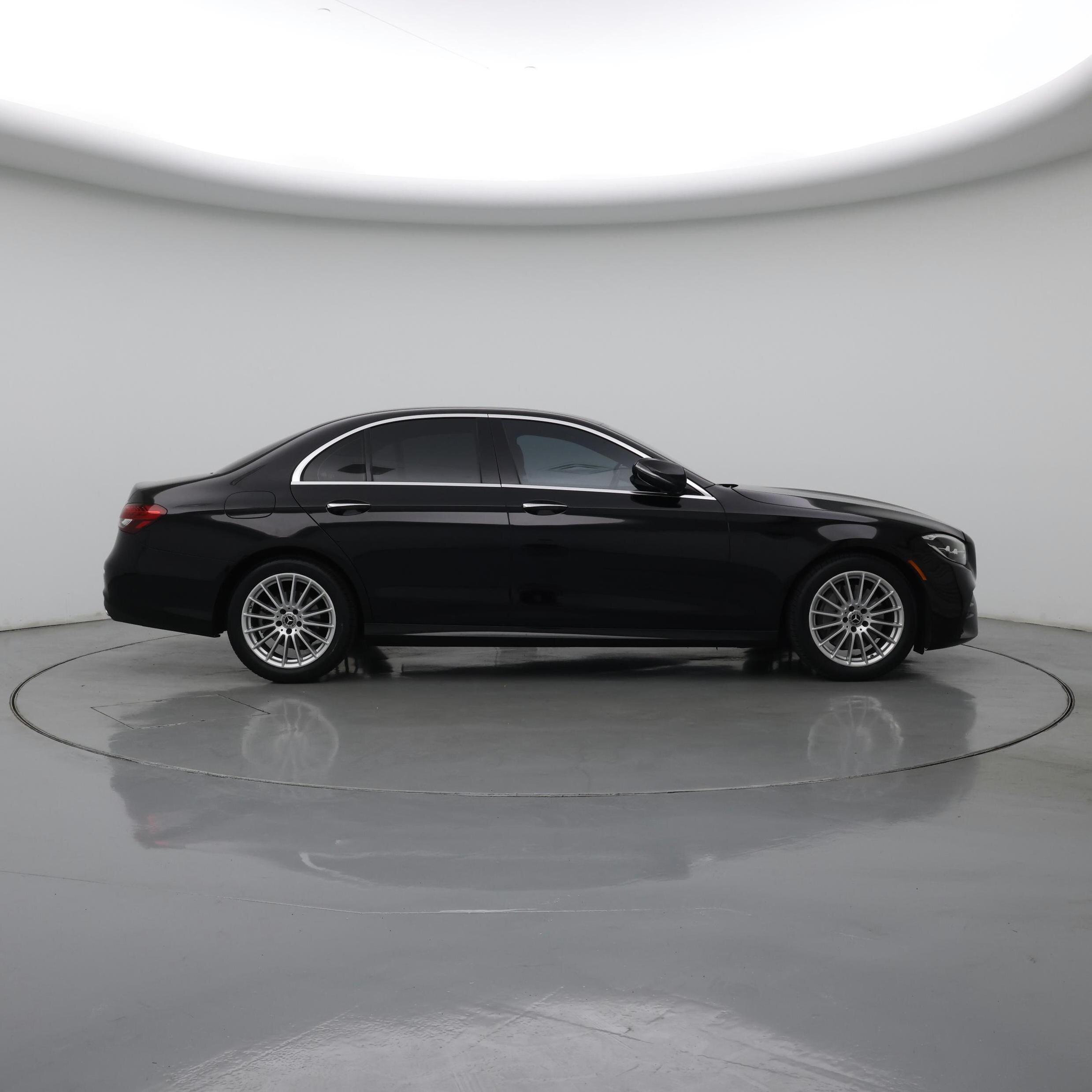 Thumbnail: 2023 Mercedes-Benz E-Class - 7