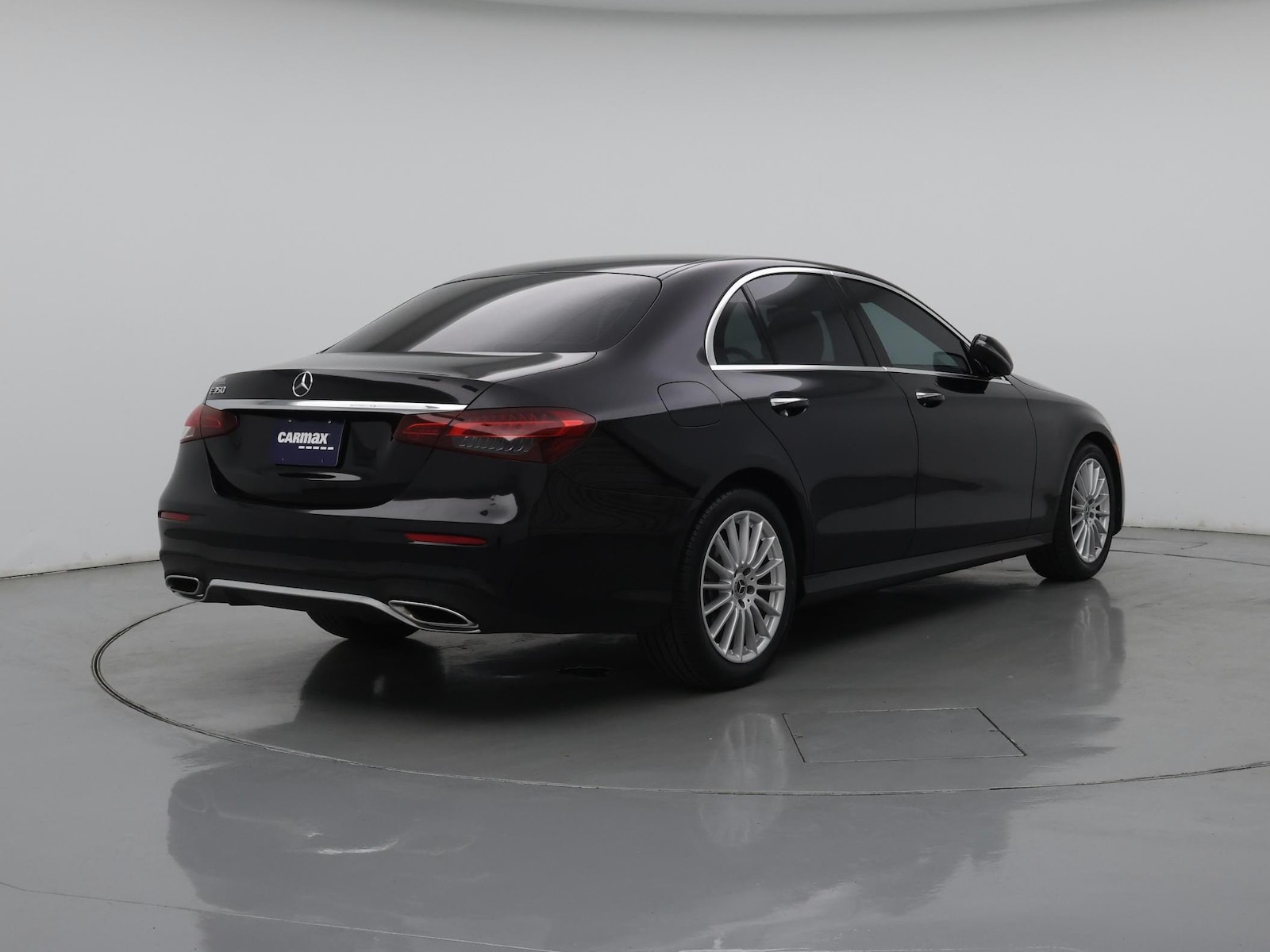 2023 Mercedes-Benz E-Class E350 - Photo 9