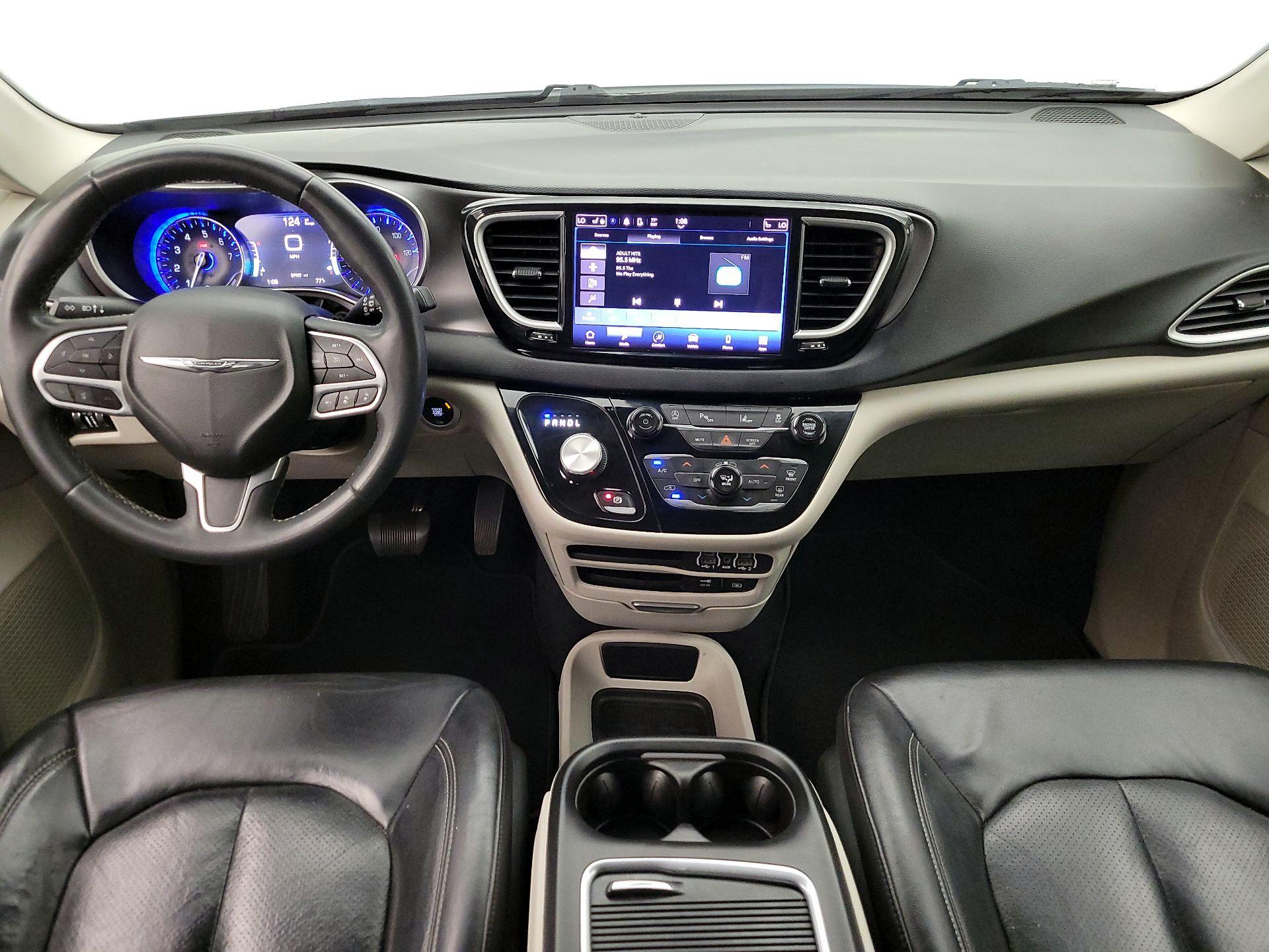 Thumbnail: 2022 Chrysler Pacifica - 9