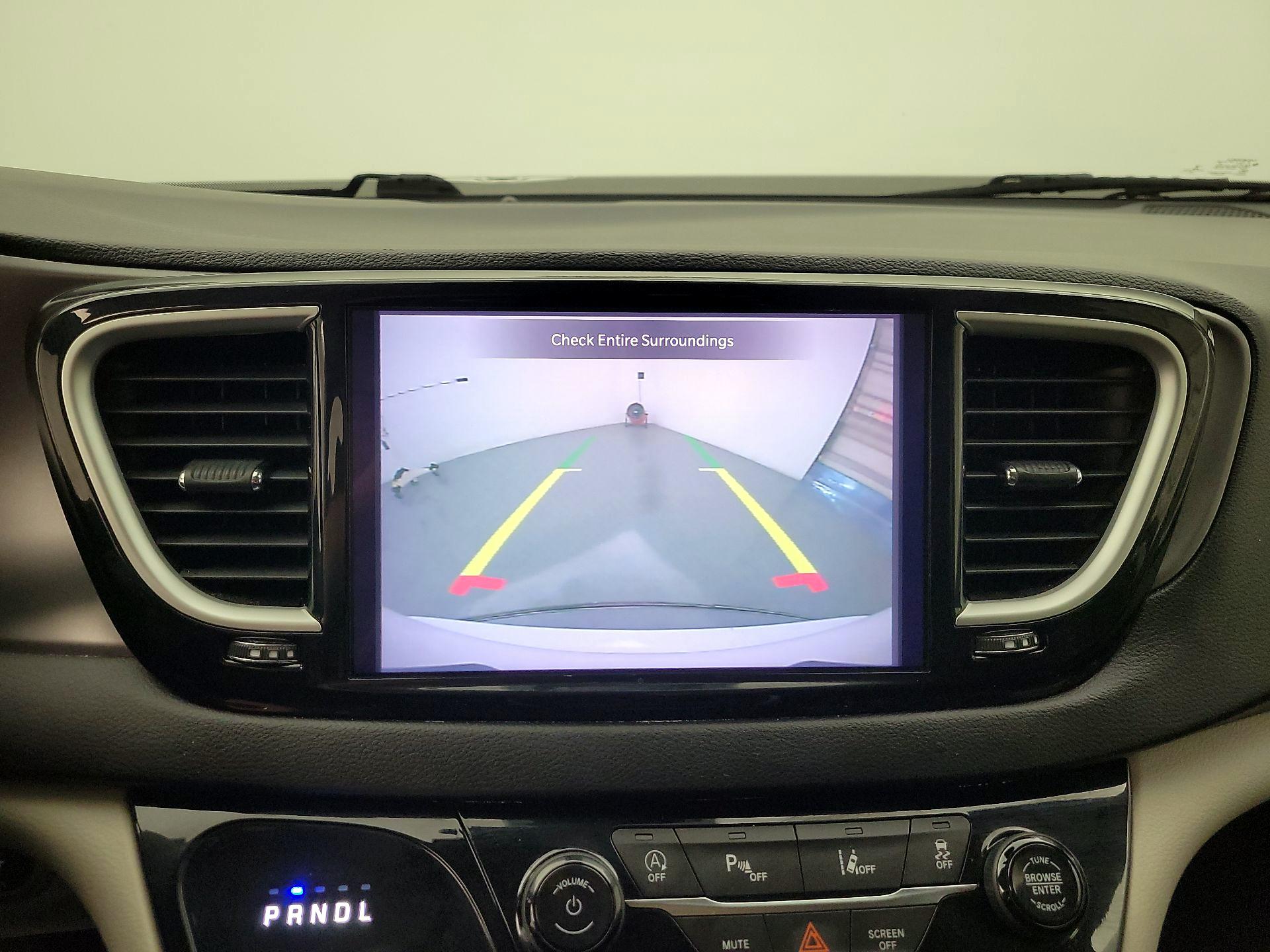 Thumbnail: 2022 Chrysler Pacifica - 14