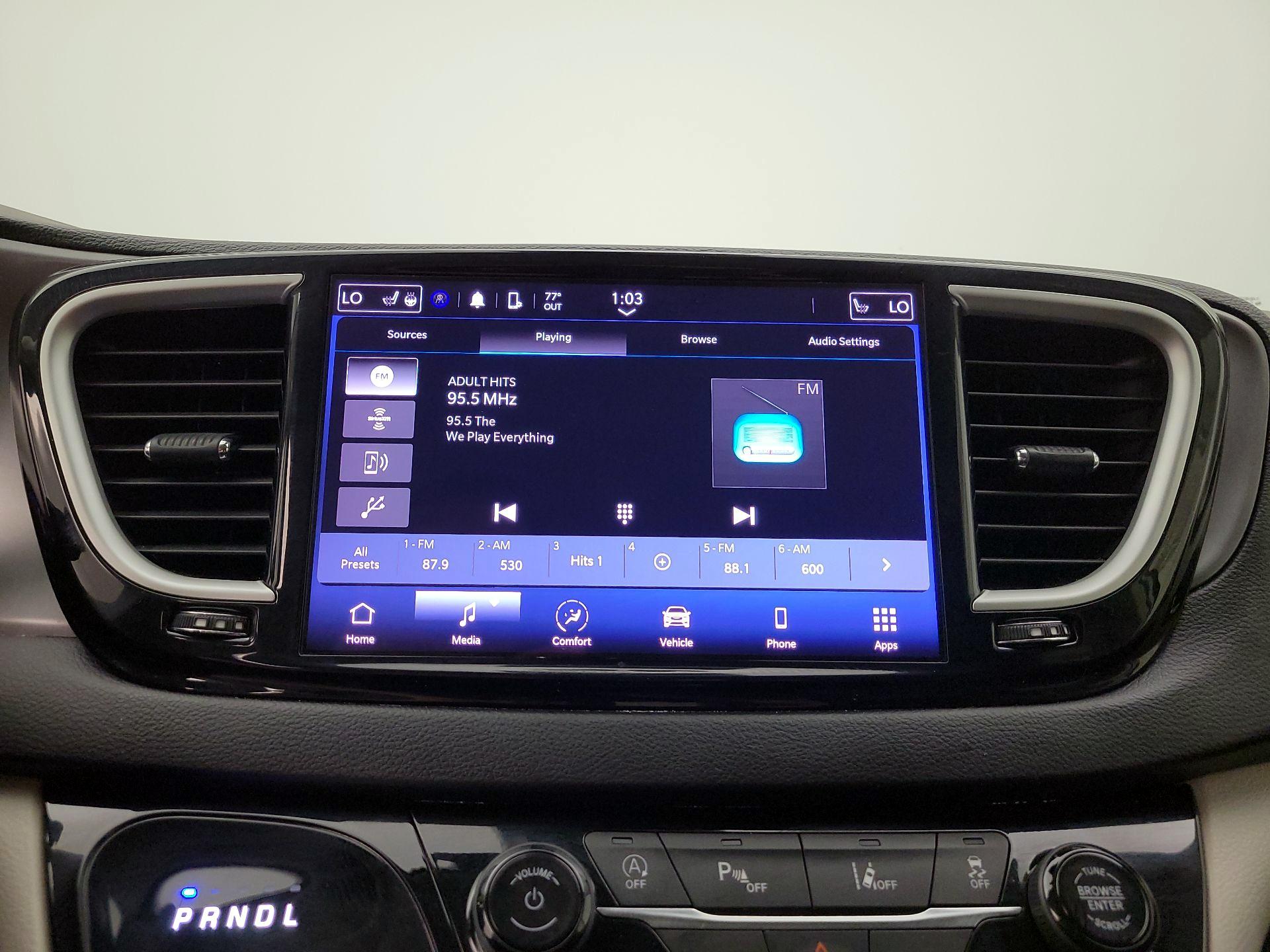 Thumbnail: 2022 Chrysler Pacifica - 15
