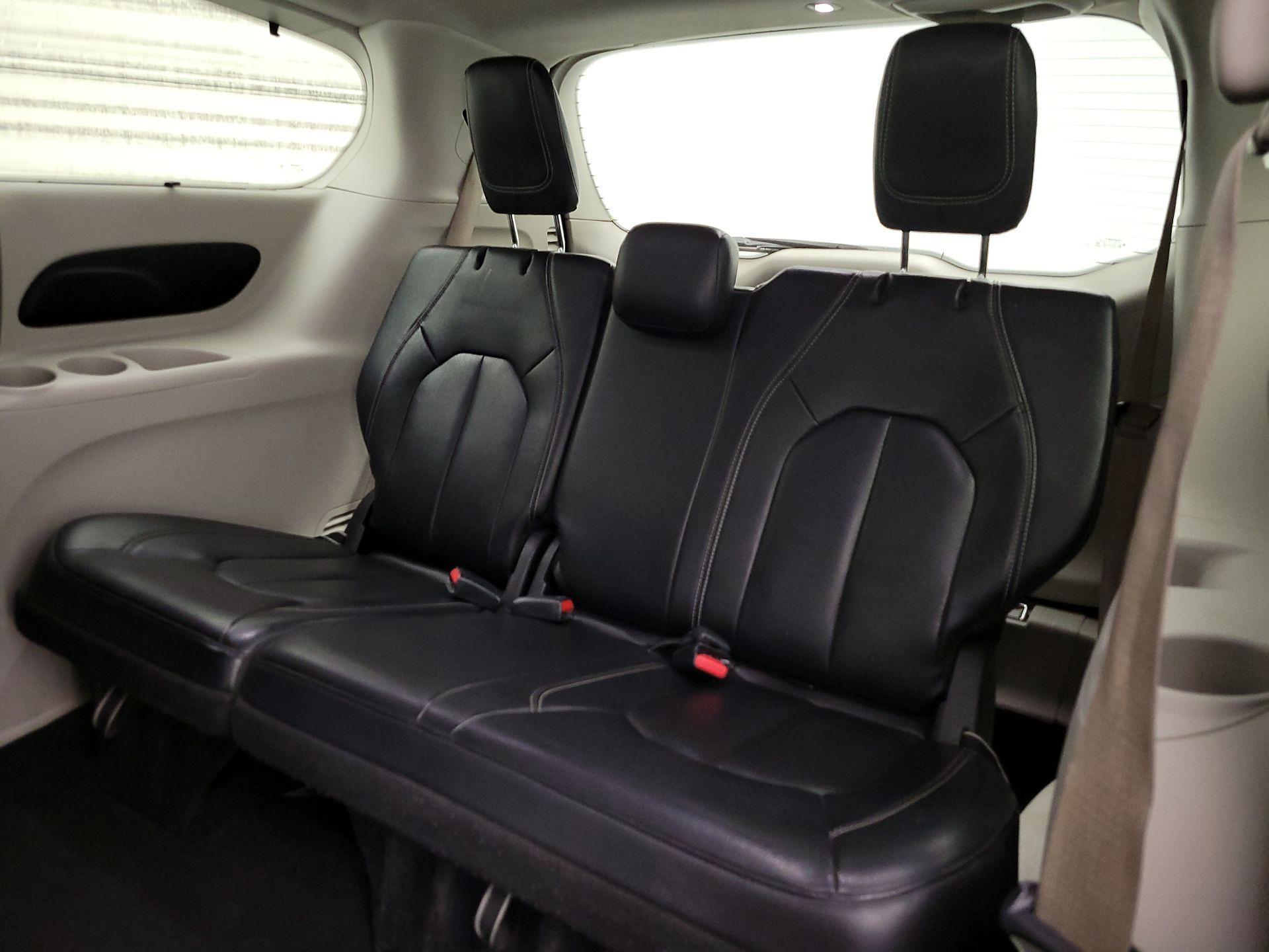 Thumbnail: 2022 Chrysler Pacifica - 20