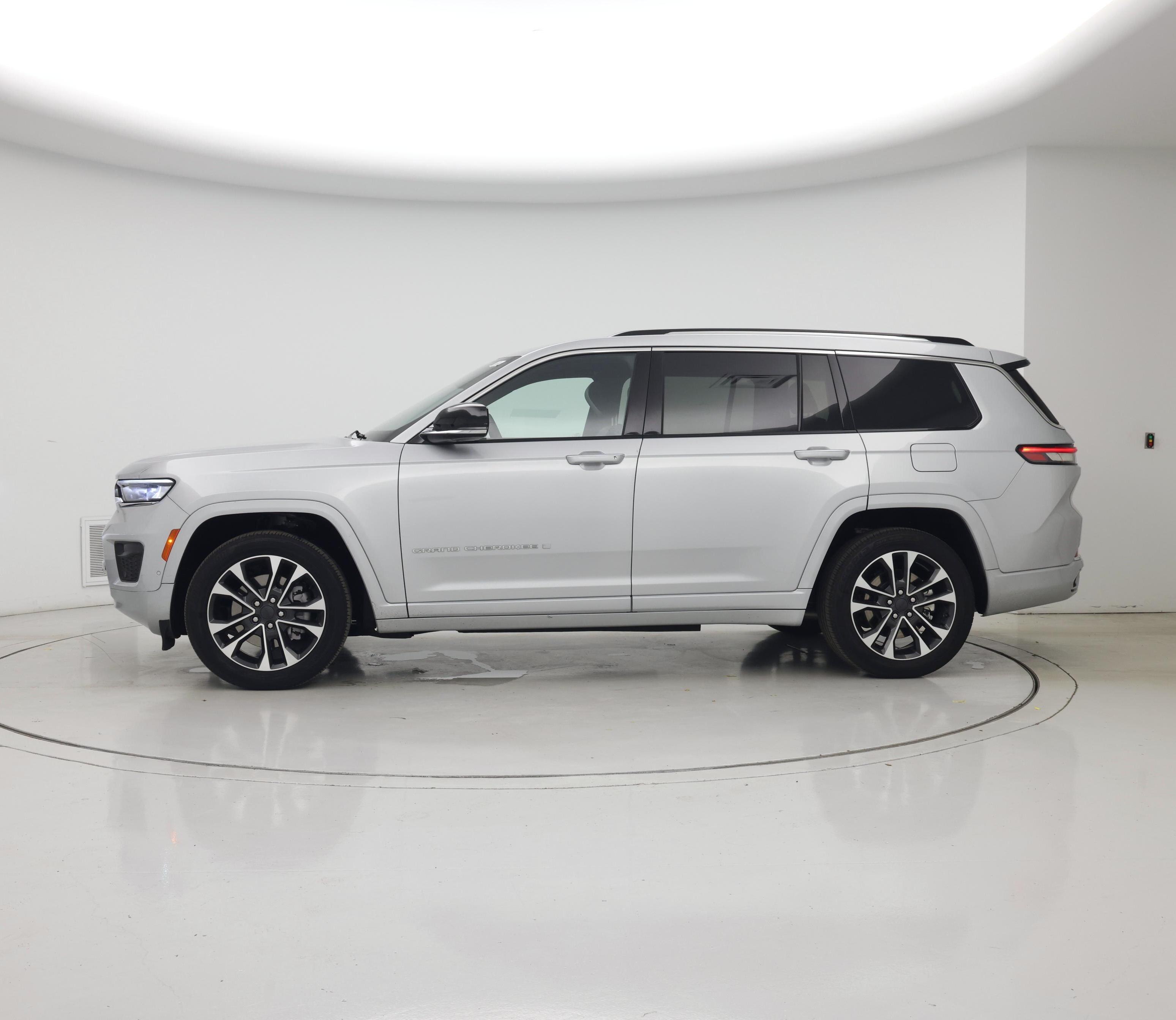 Thumbnail: 2023 Jeep Grand Cherokee L - 3