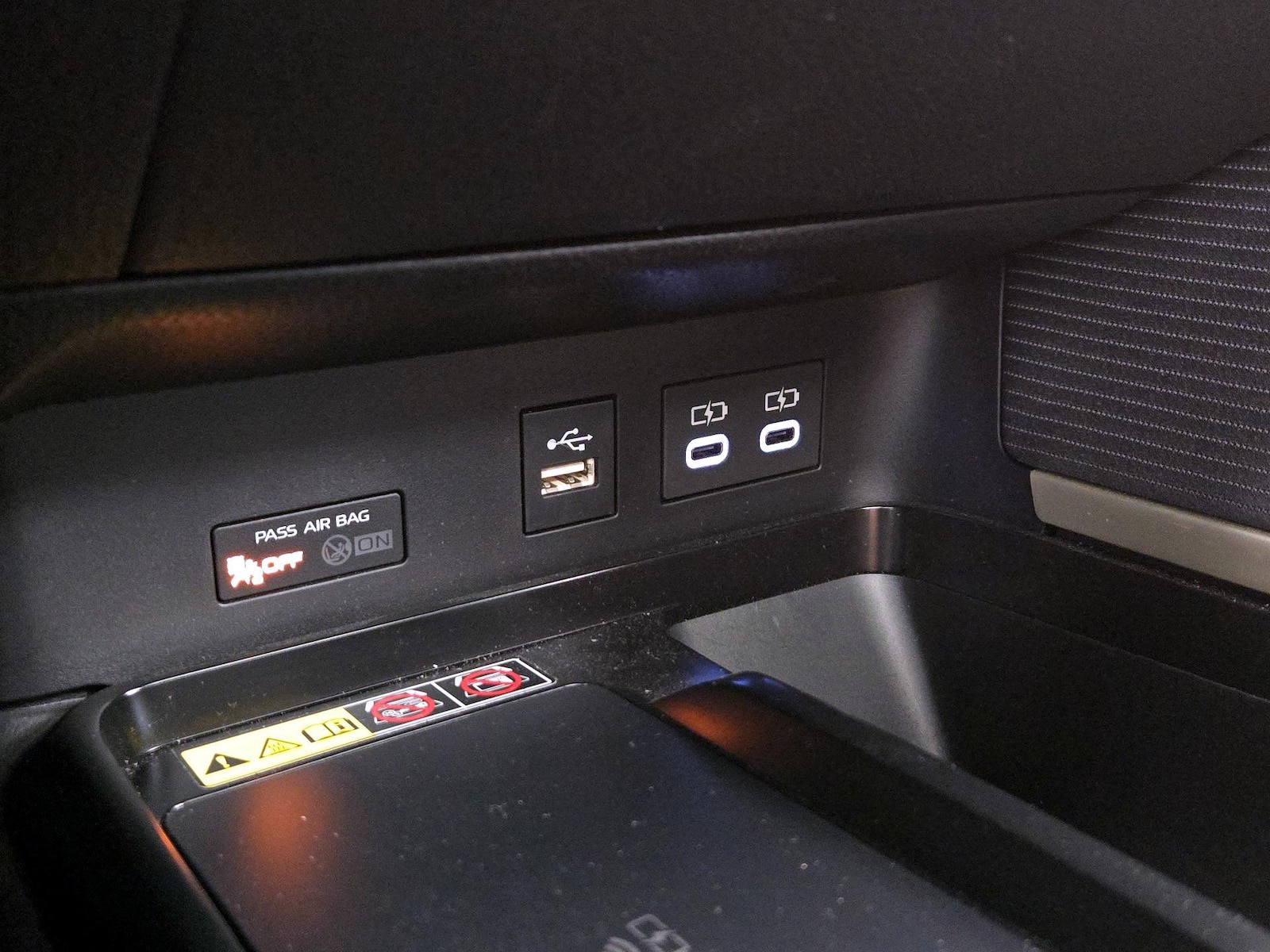 2025 Toyota Camry SE - Photo 19