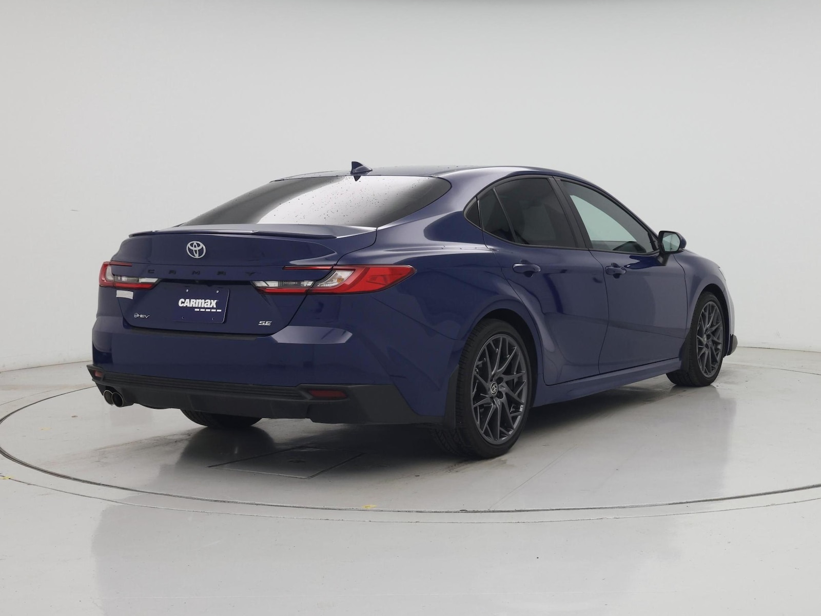 2025 Toyota Camry SE - Photo 9