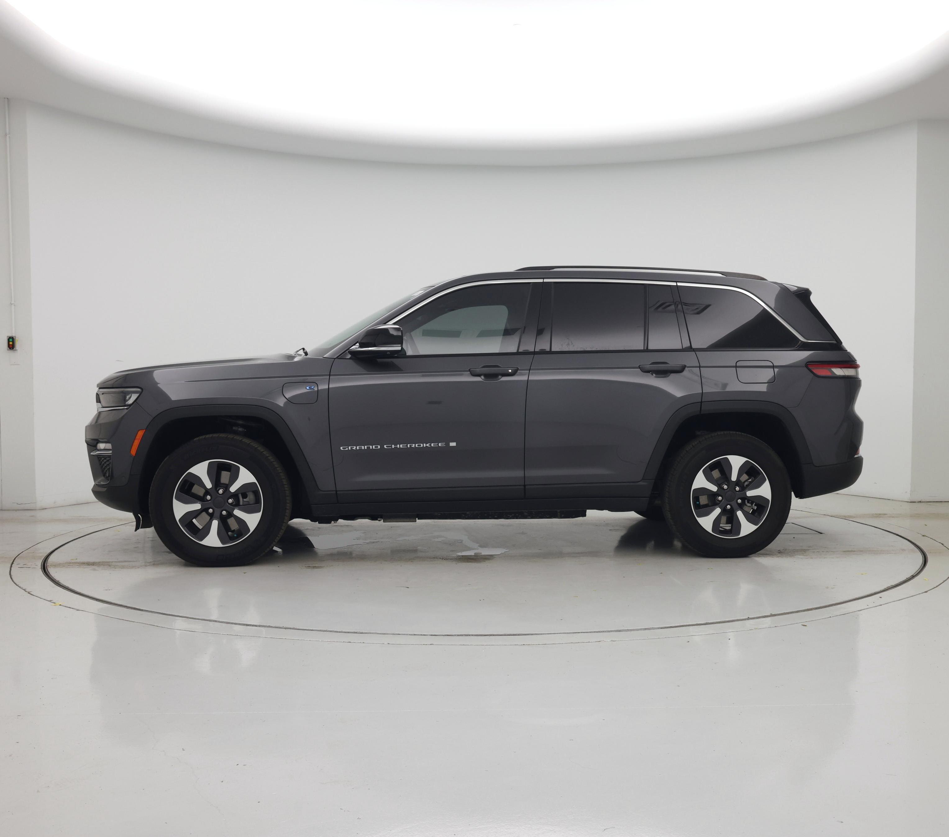 Thumbnail: 2023 Jeep Grand Cherokee - 3