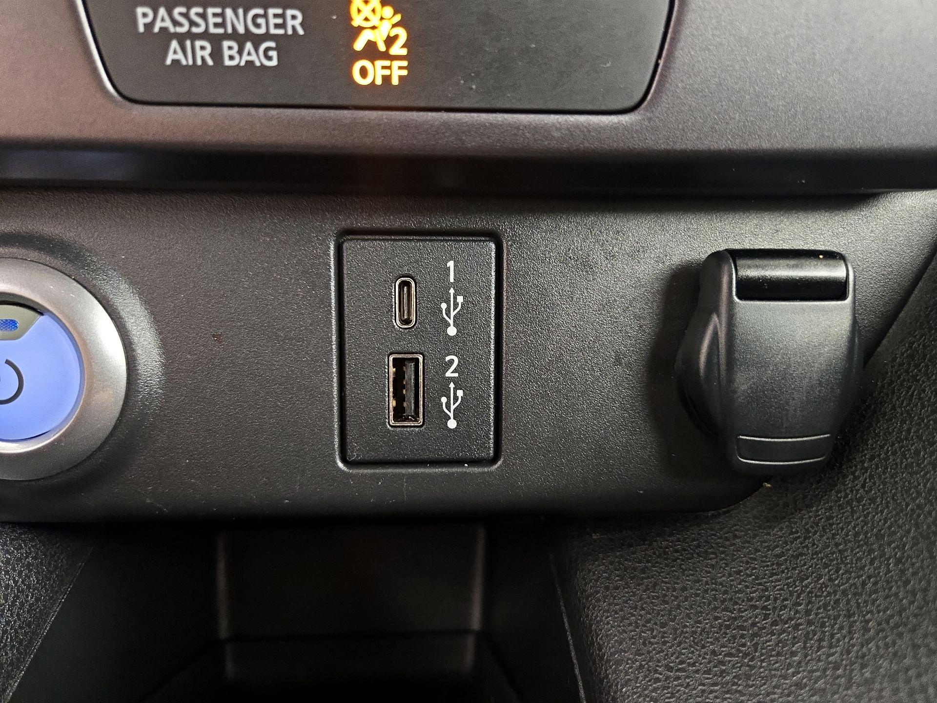 Thumbnail: 2025 Nissan Leaf - 18