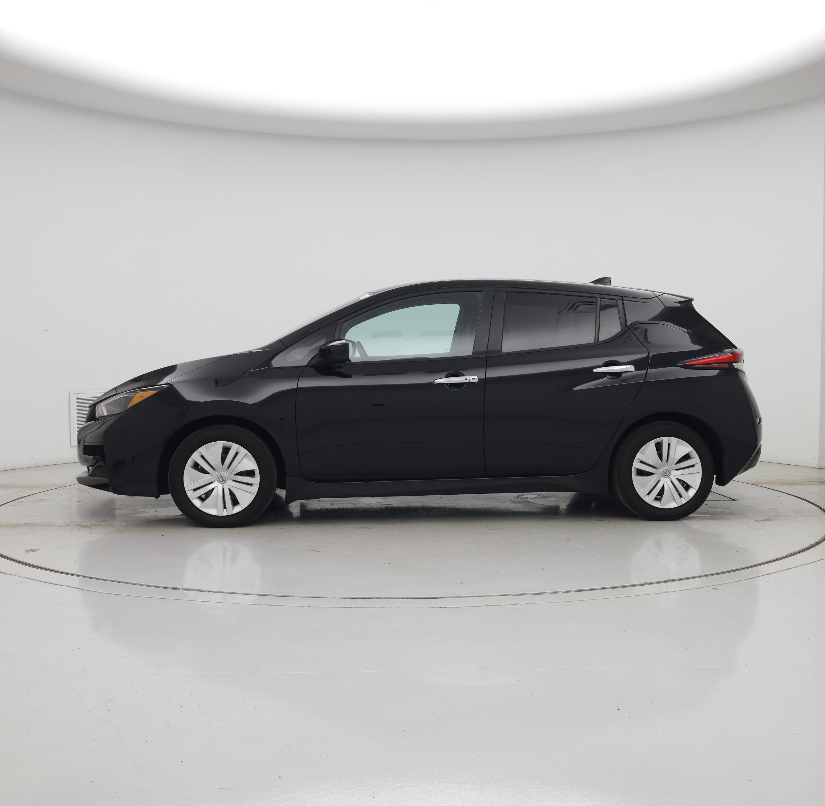 Thumbnail: 2025 Nissan Leaf - 3