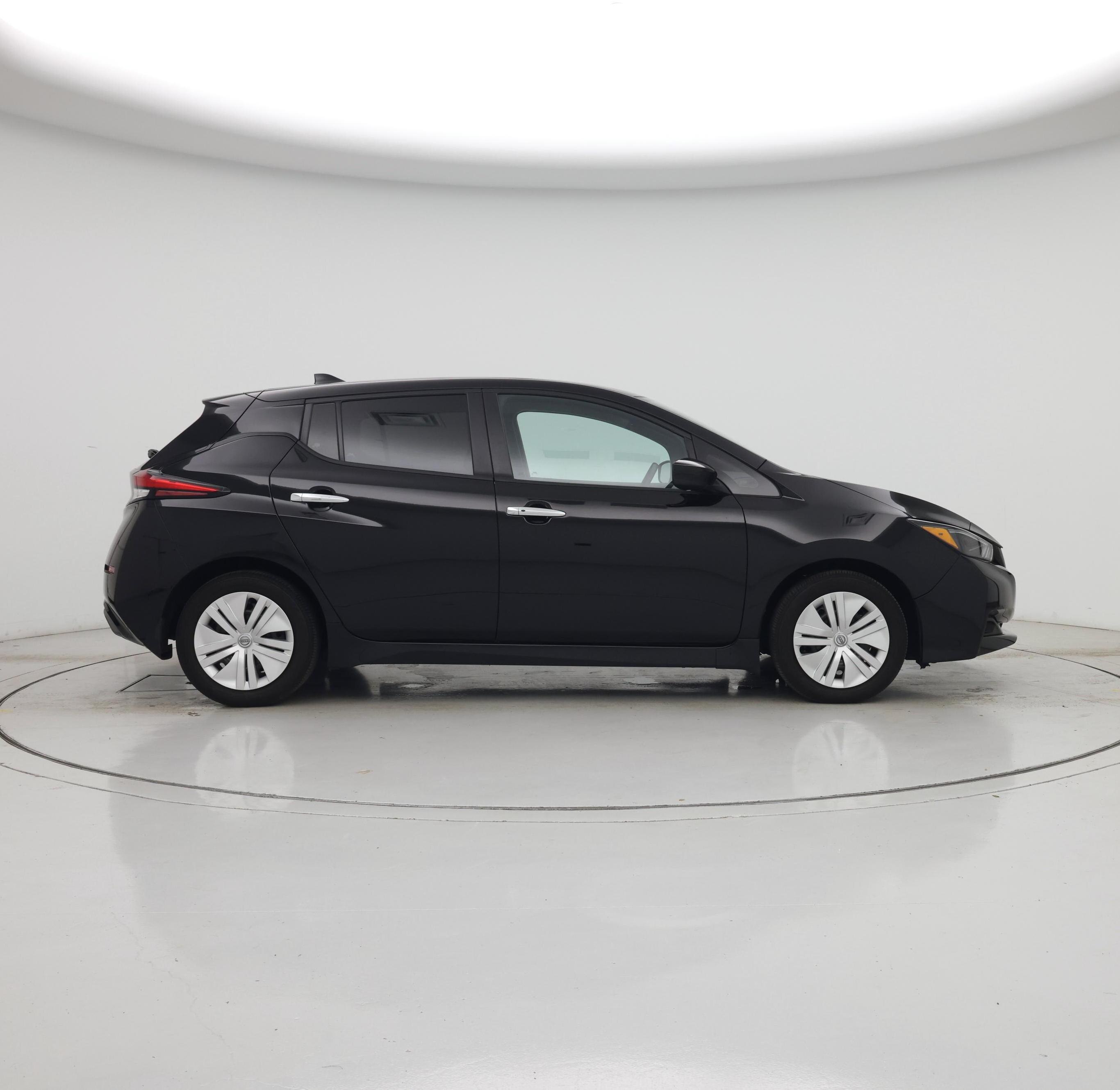Thumbnail: 2025 Nissan Leaf - 7