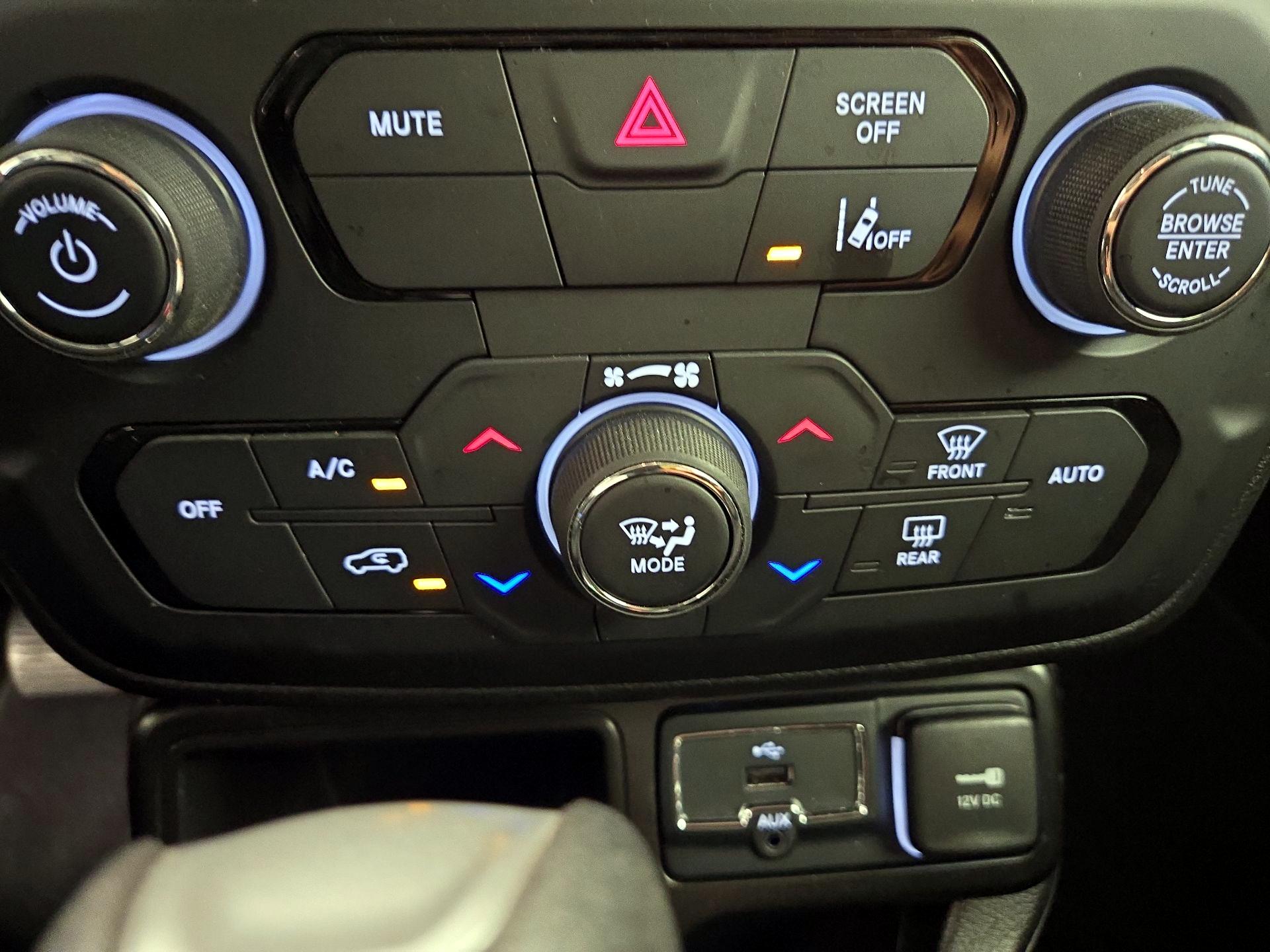 Thumbnail: 2021 Jeep Renegade - 16