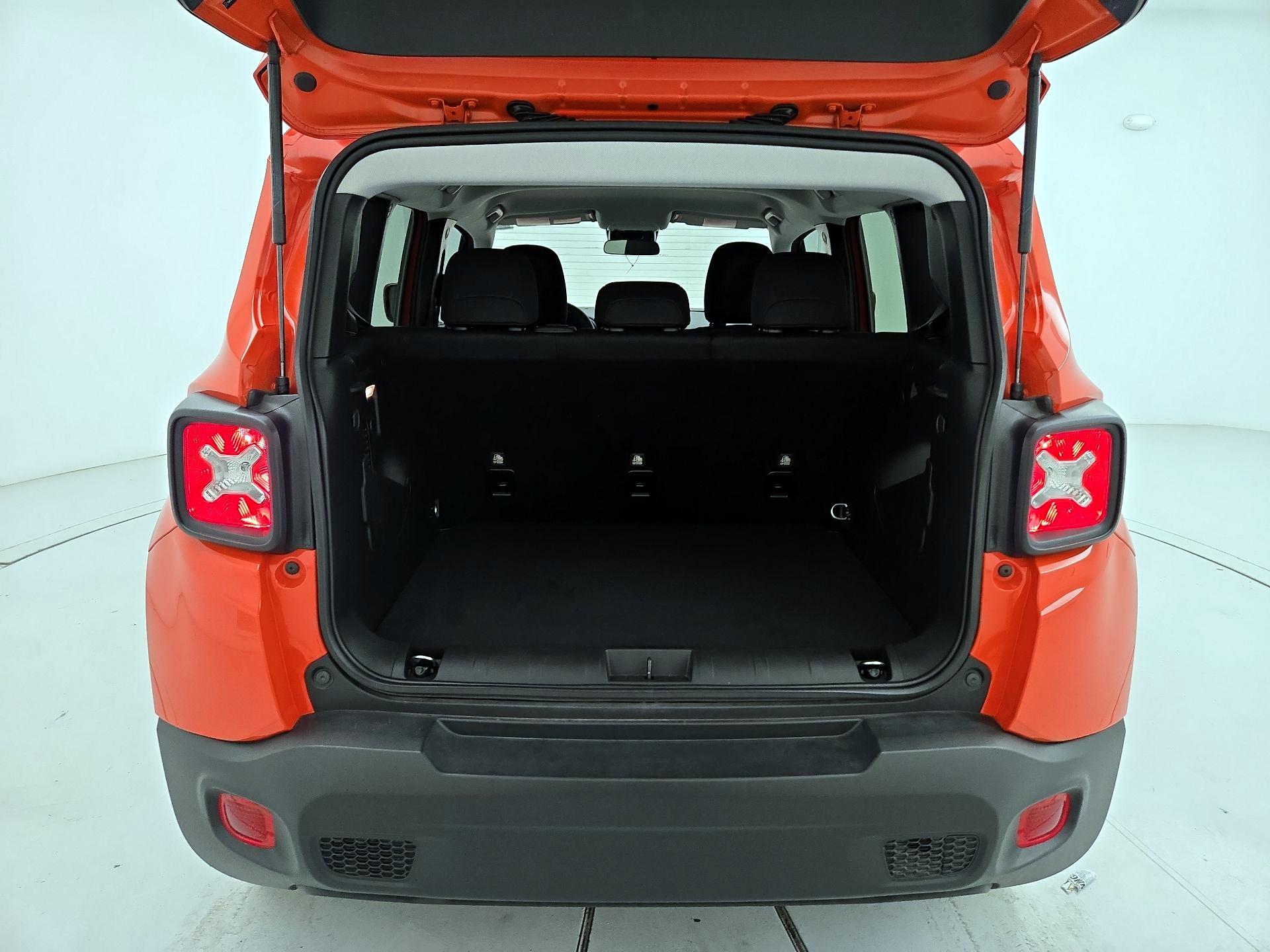 Thumbnail: 2021 Jeep Renegade - 20