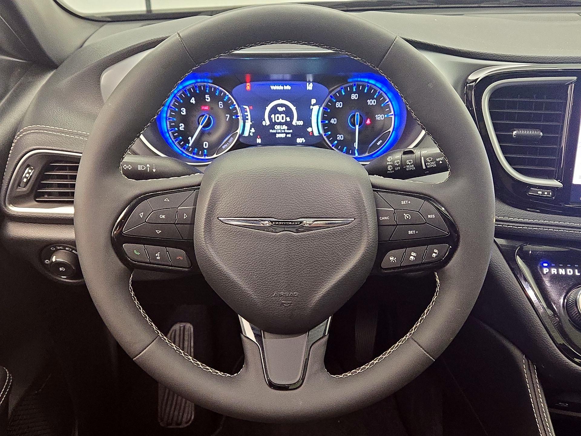Thumbnail: 2025 Chrysler Pacifica - 10