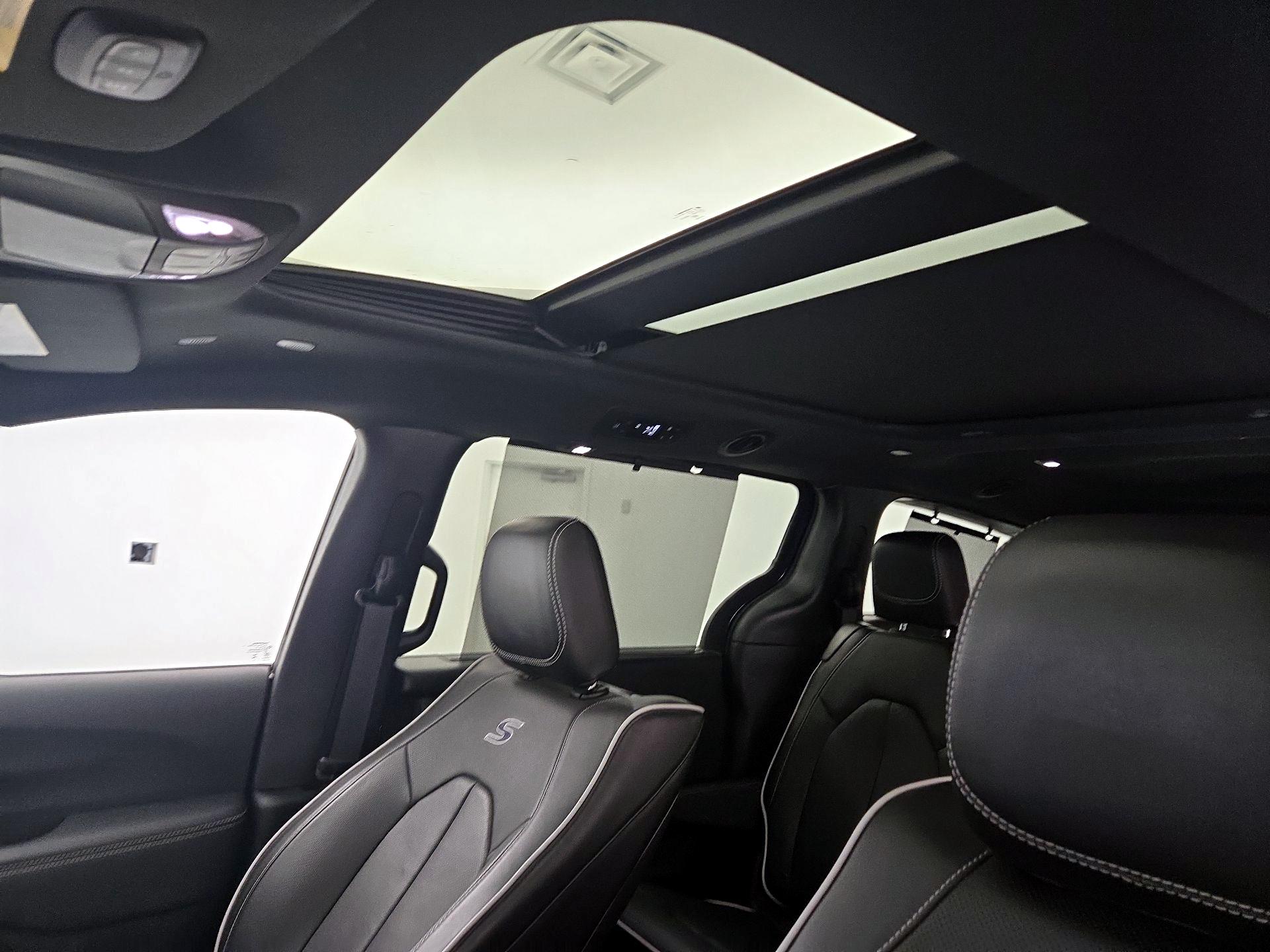 Thumbnail: 2025 Chrysler Pacifica - 20