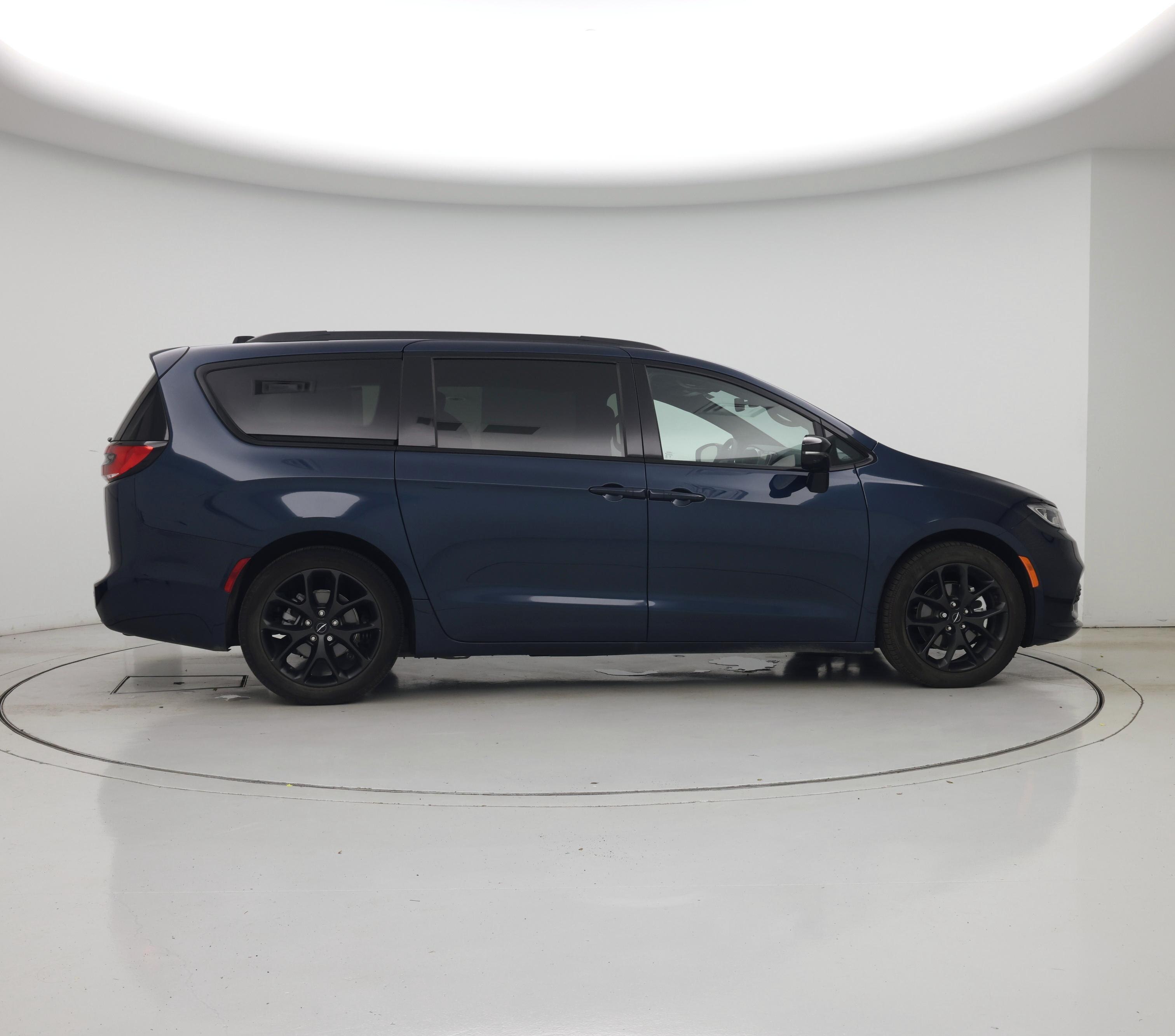 Thumbnail: 2025 Chrysler Pacifica - 7