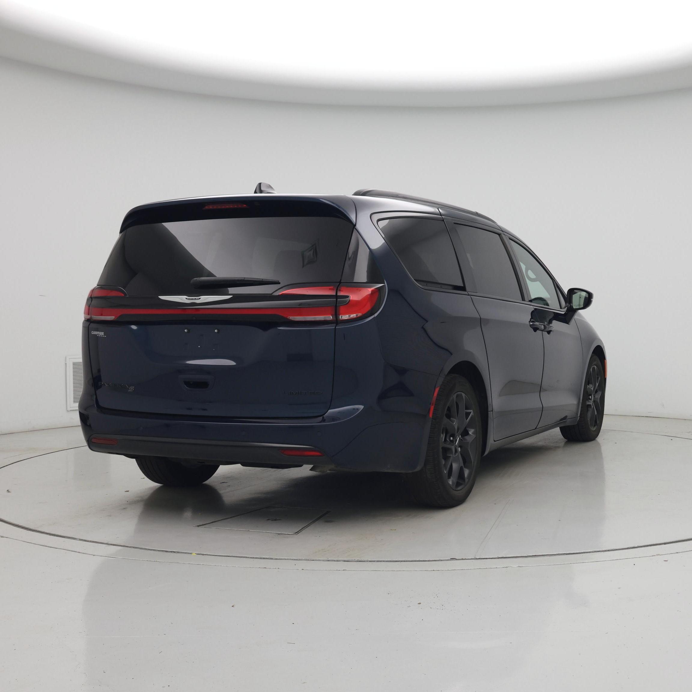Thumbnail: 2025 Chrysler Pacifica - 8
