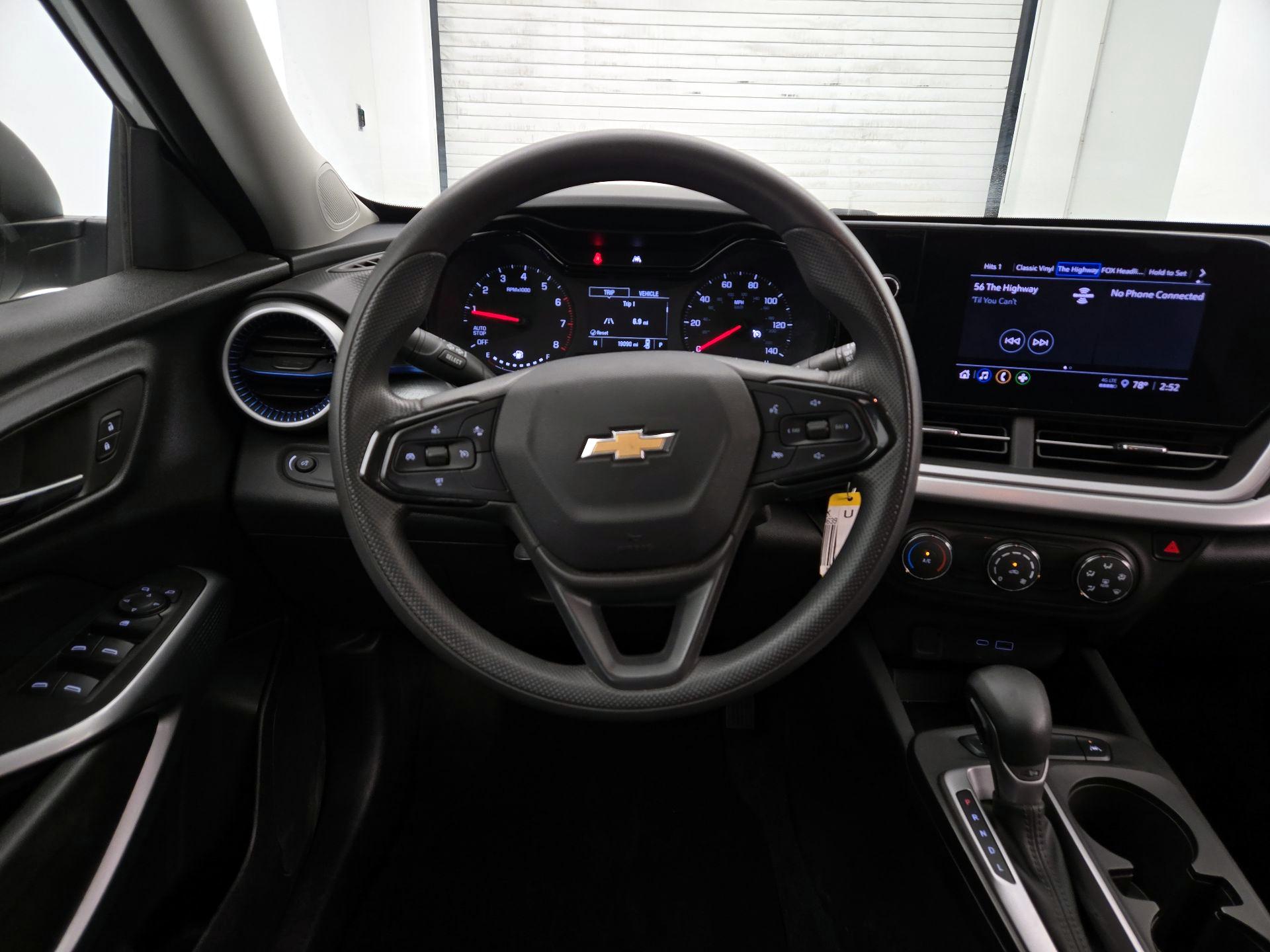 Thumbnail: 2024 Chevrolet Trax - 10