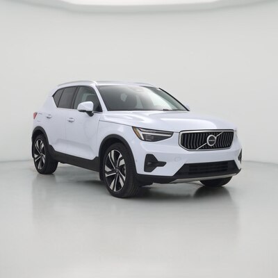 2024 Volvo XC40 B5 Plus Bright Theme