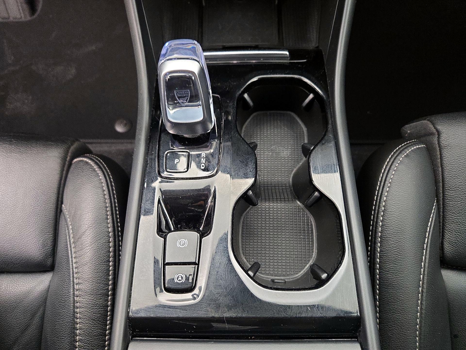 Thumbnail: 2024 Volvo XC40 - 18