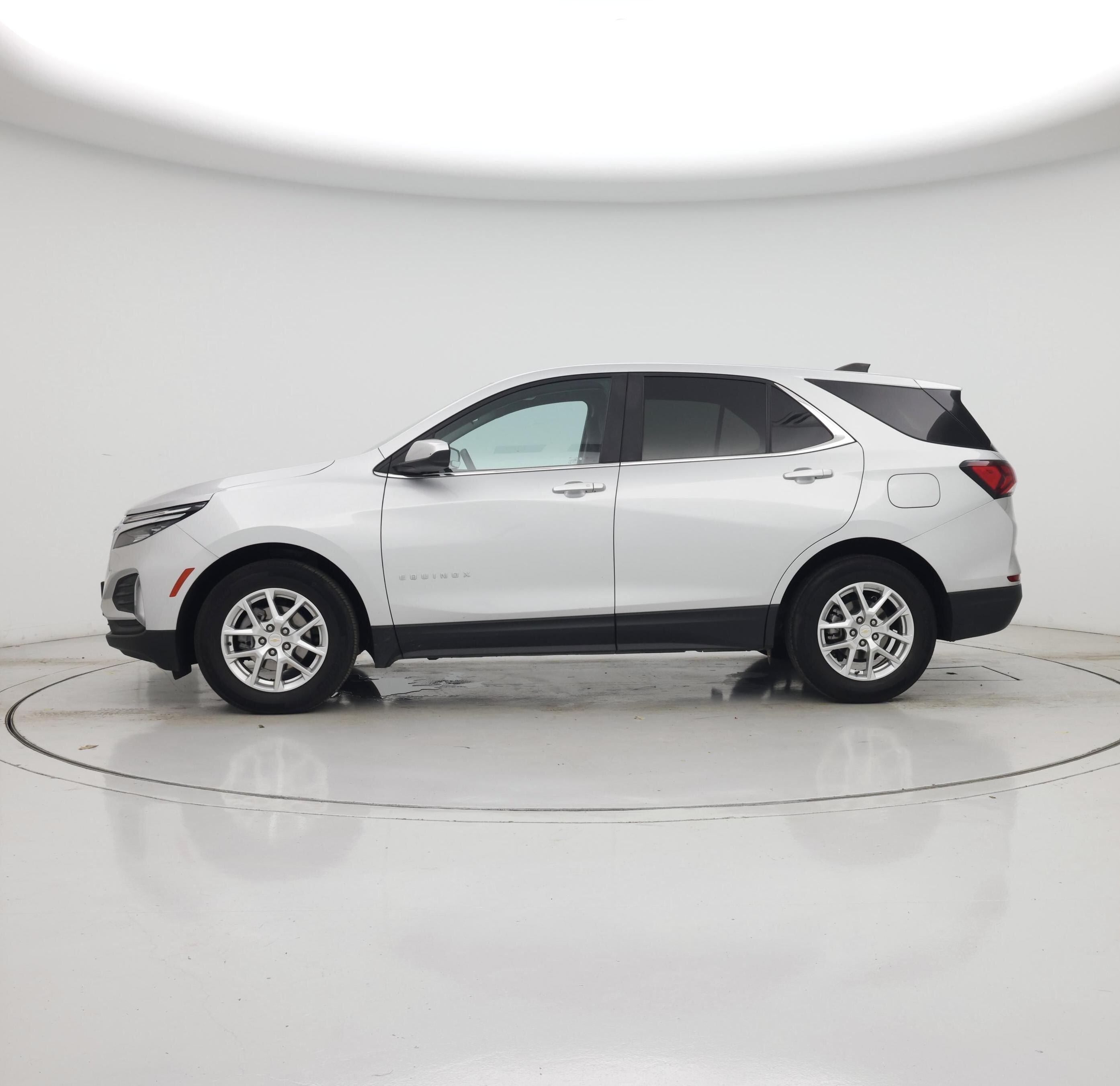 Thumbnail: 2022 Chevrolet Equinox - 3
