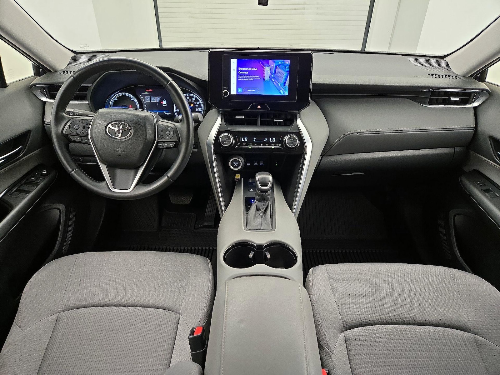 2024 Toyota Venza LE - Photo 10
