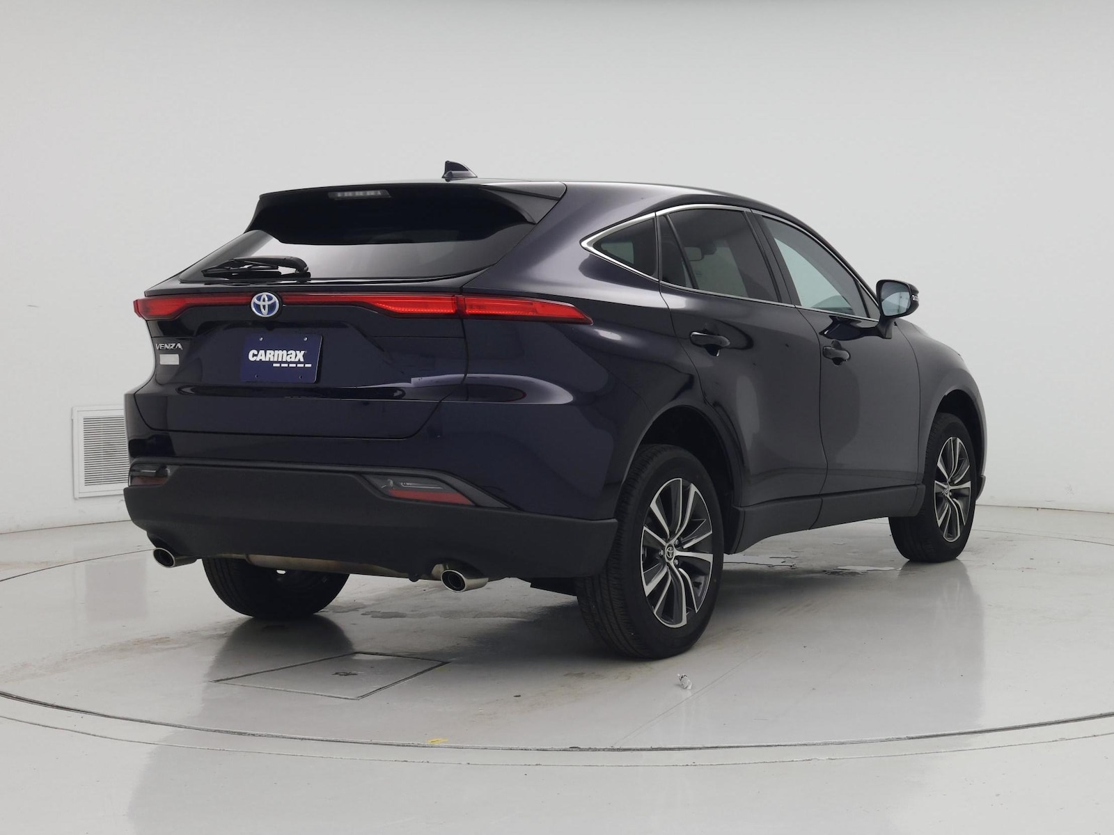 2024 Toyota Venza LE - Photo 9