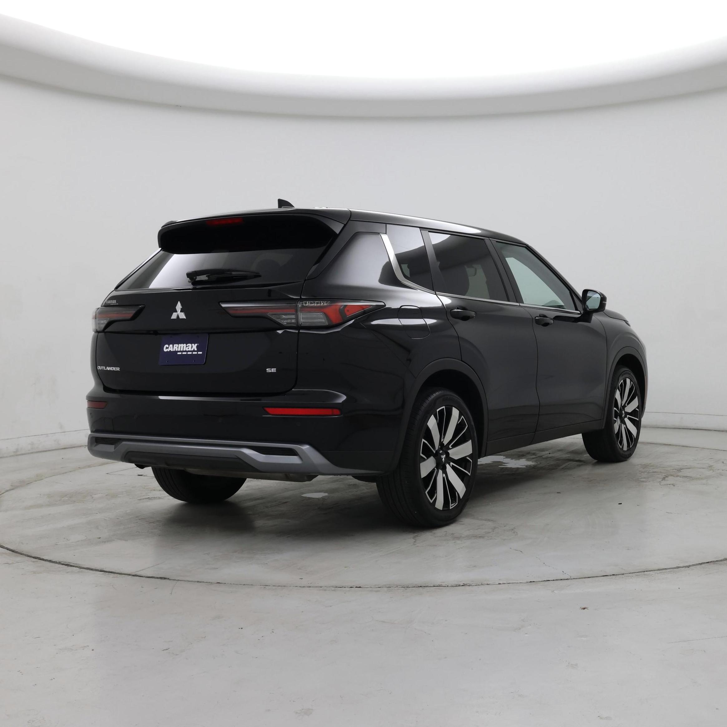 Thumbnail: 2025 Mitsubishi Outlander - 8