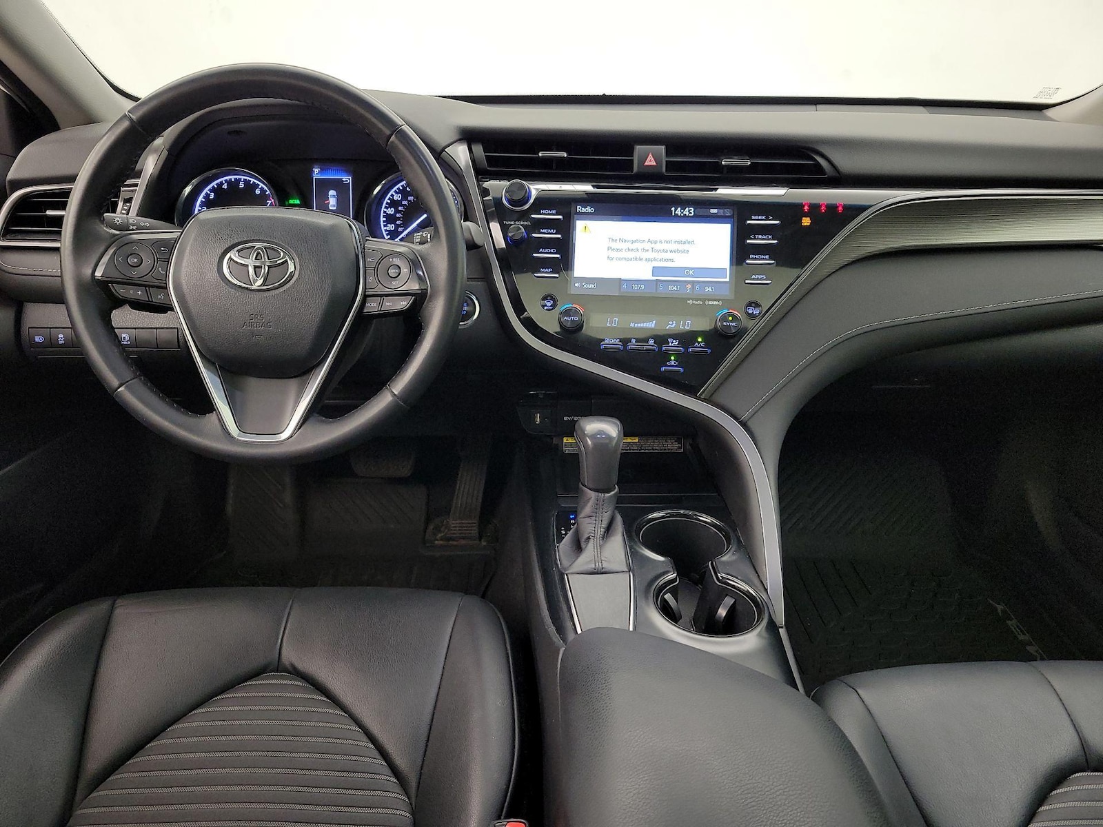 2019 Toyota Camry SE - Photo 10