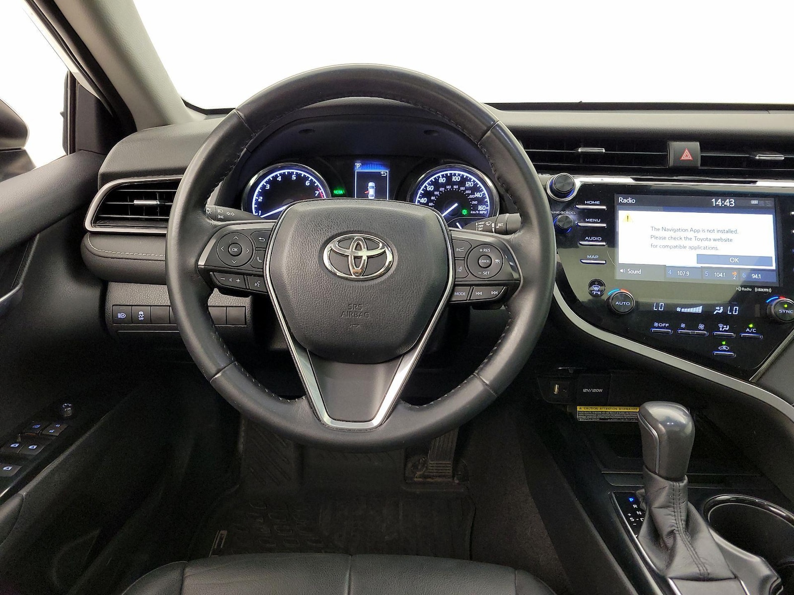 2019 Toyota Camry SE - Photo 11