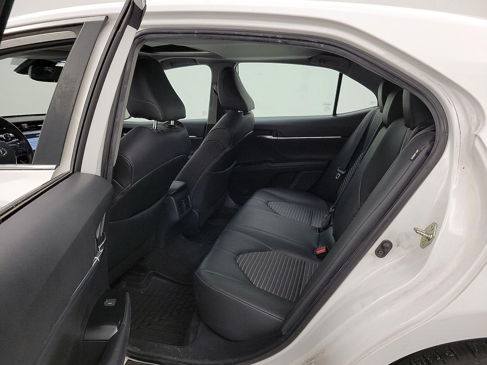 2019 Toyota Camry SE - Photo 21