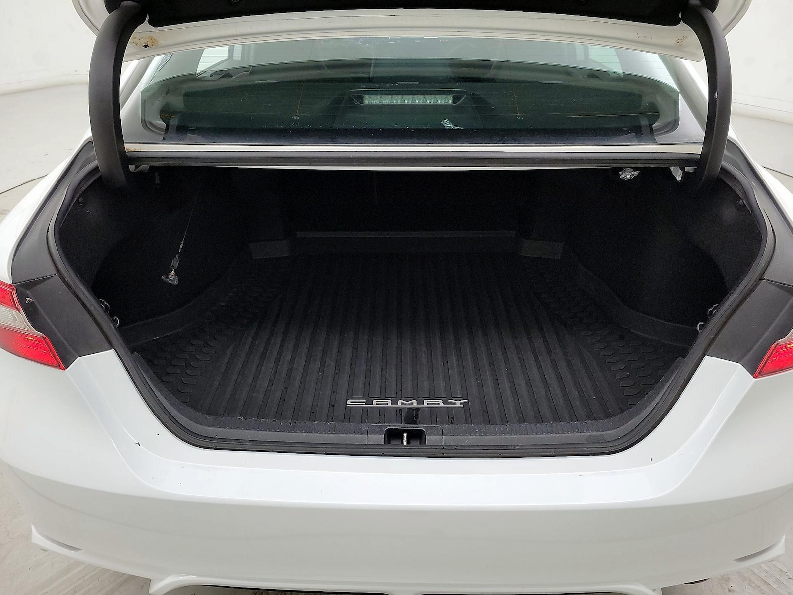2019 Toyota Camry SE - Photo 22