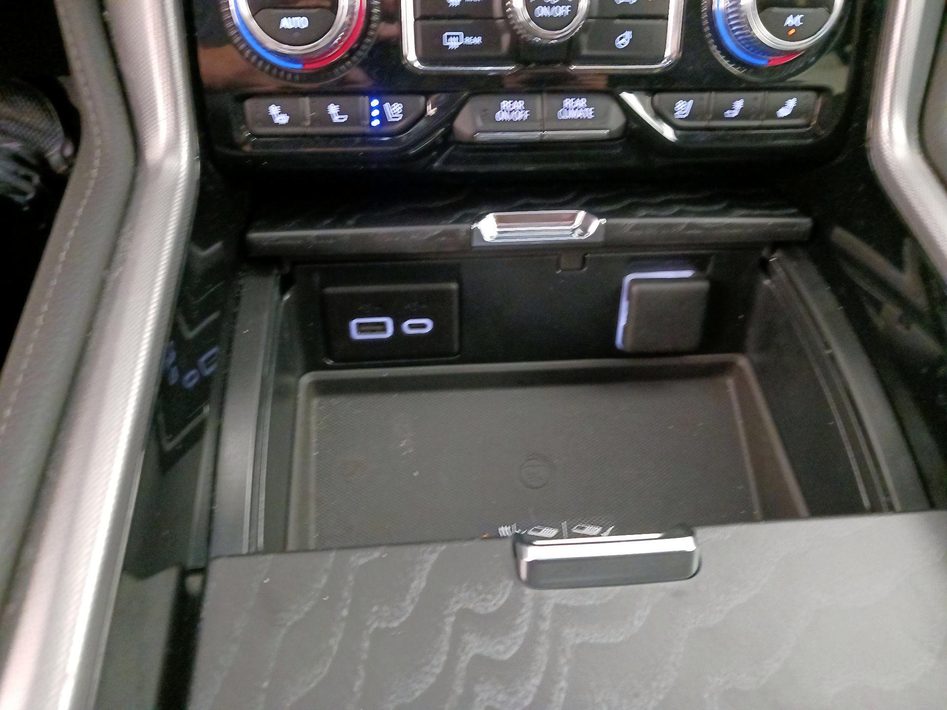 Thumbnail: 2023 GMC Yukon - 18